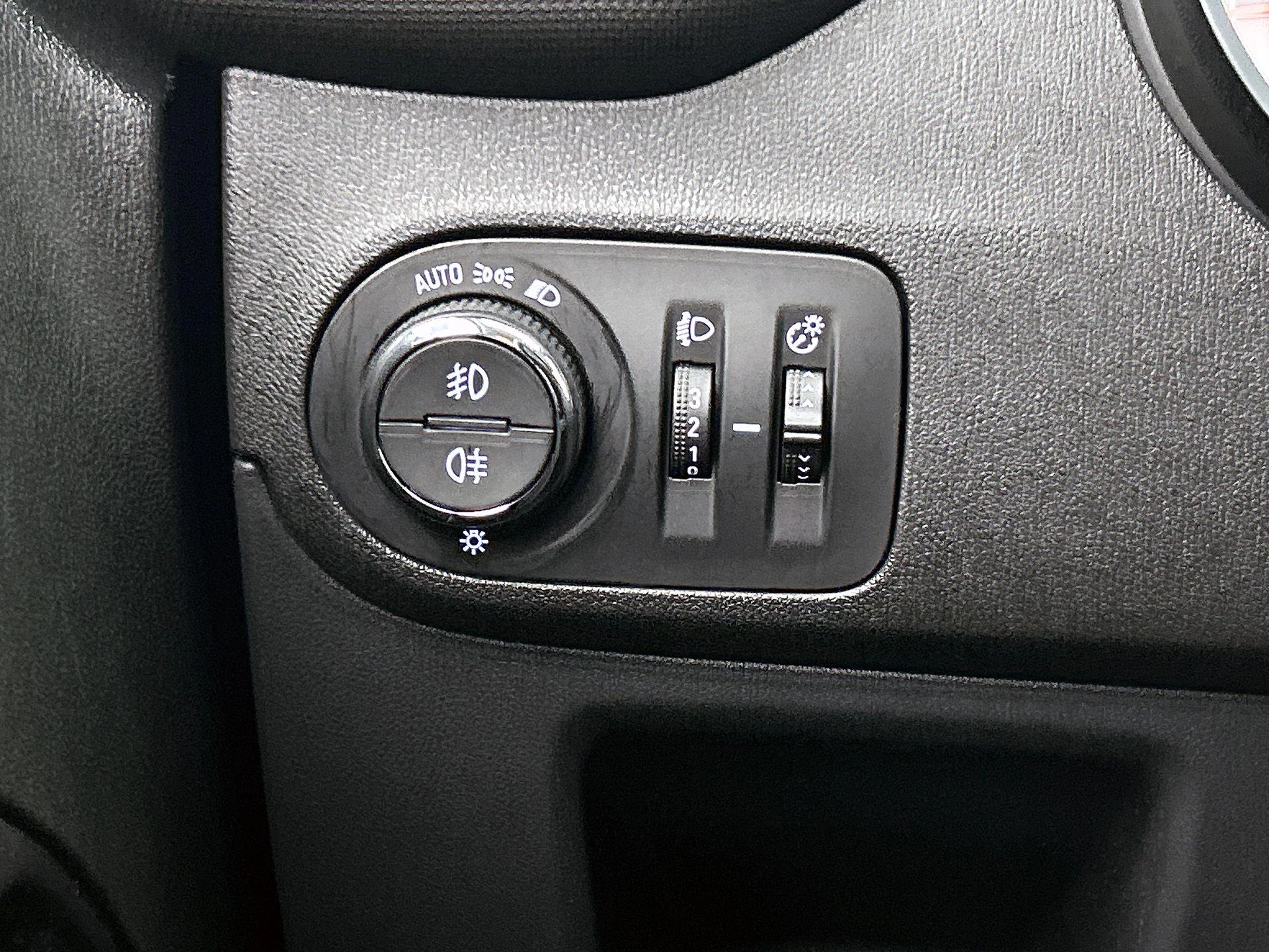 Opel-Crossland X-image-18