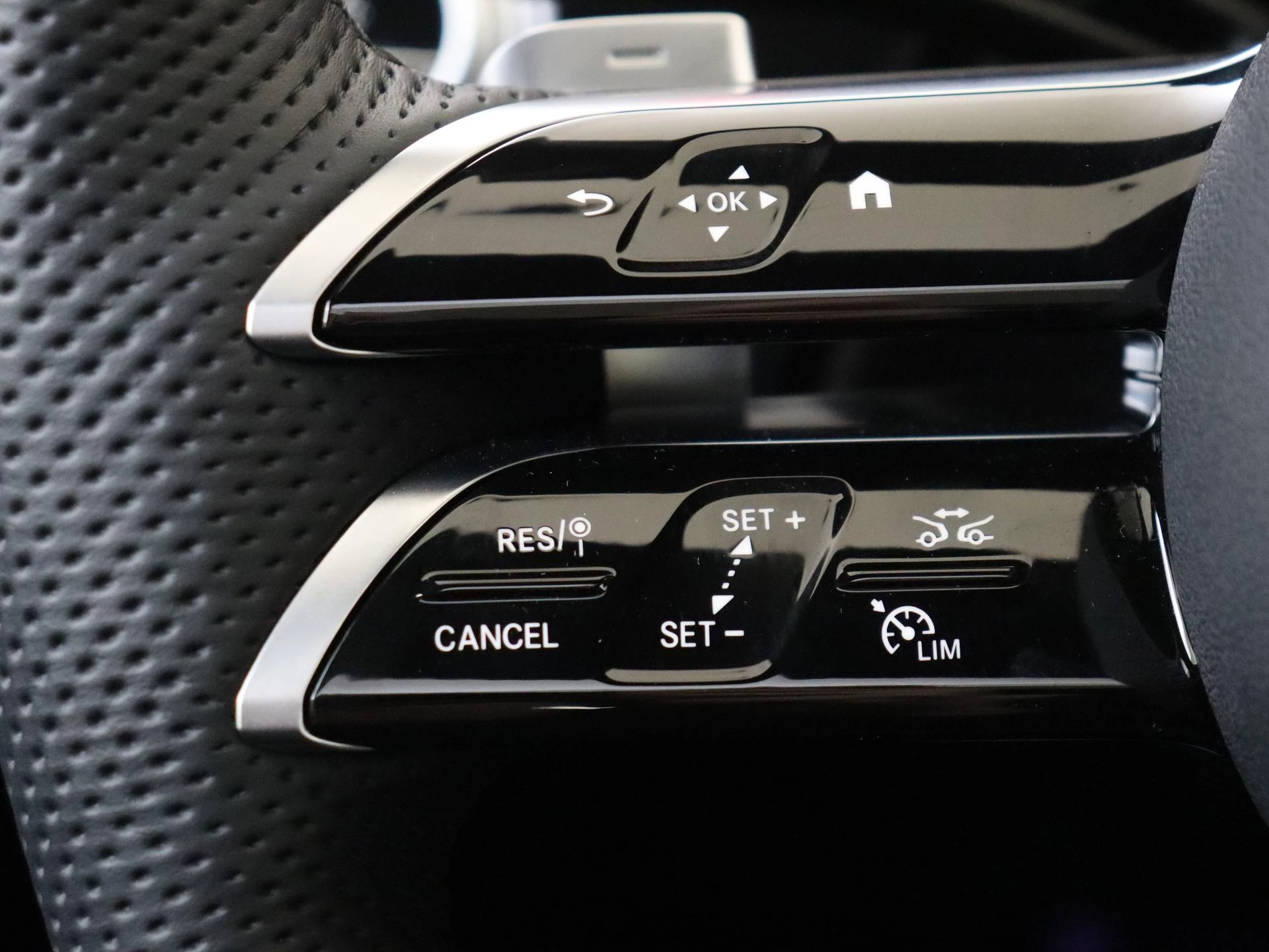 Mercedes-Benz E-Klasse 400 e 4MATIC AMG Line