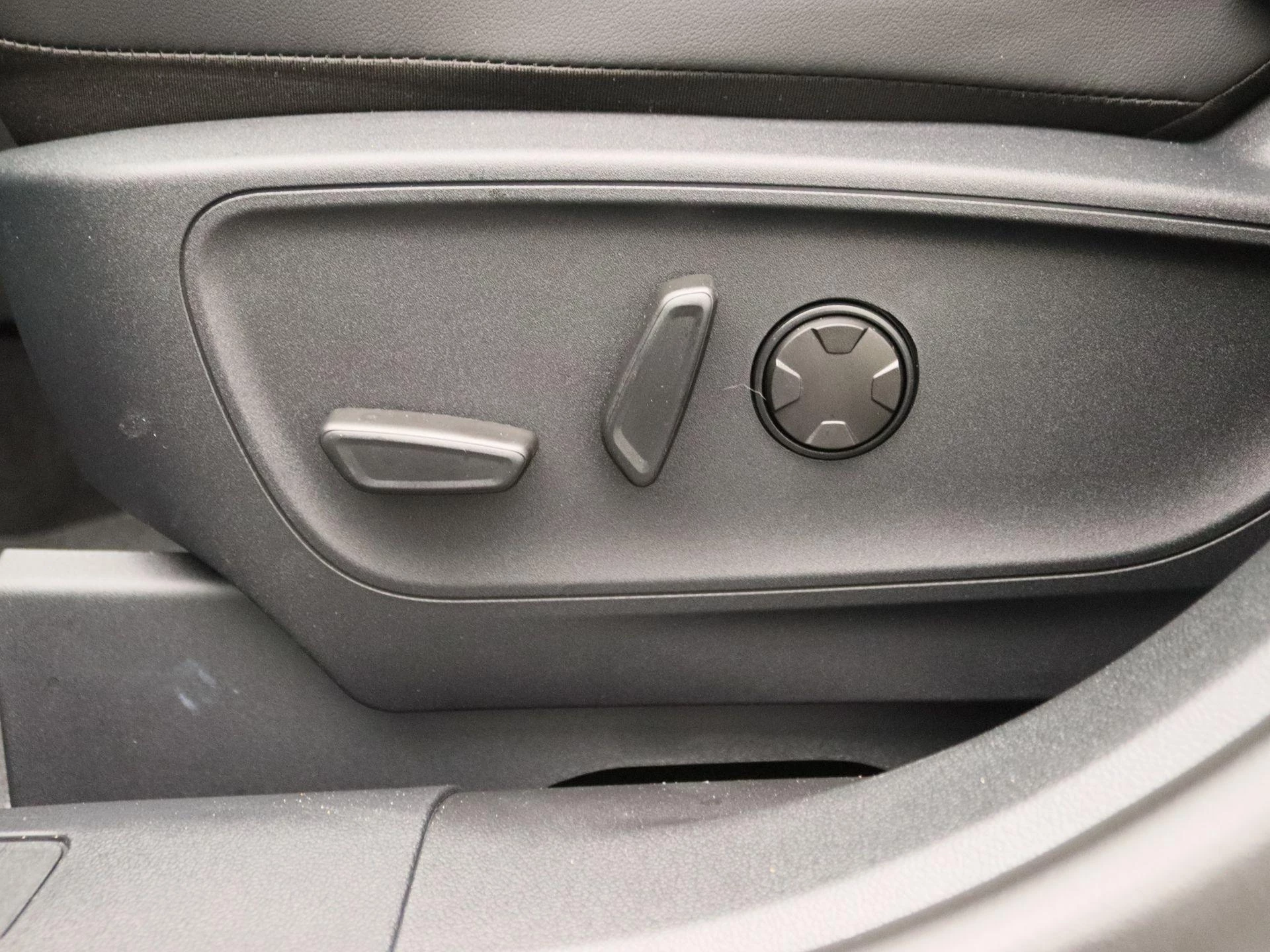 Ford-Kuga-image-19