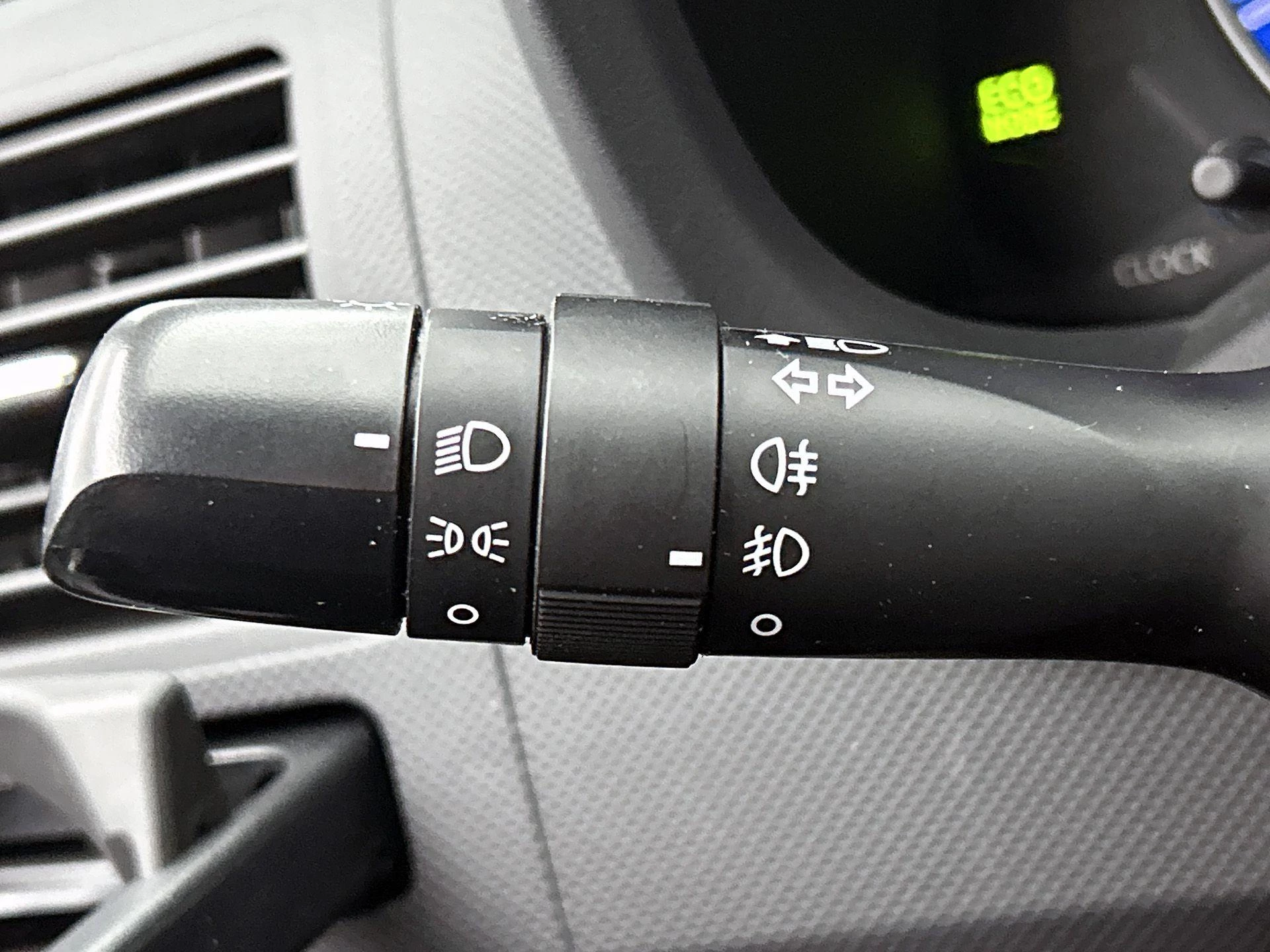 Toyota-Auris-image-11