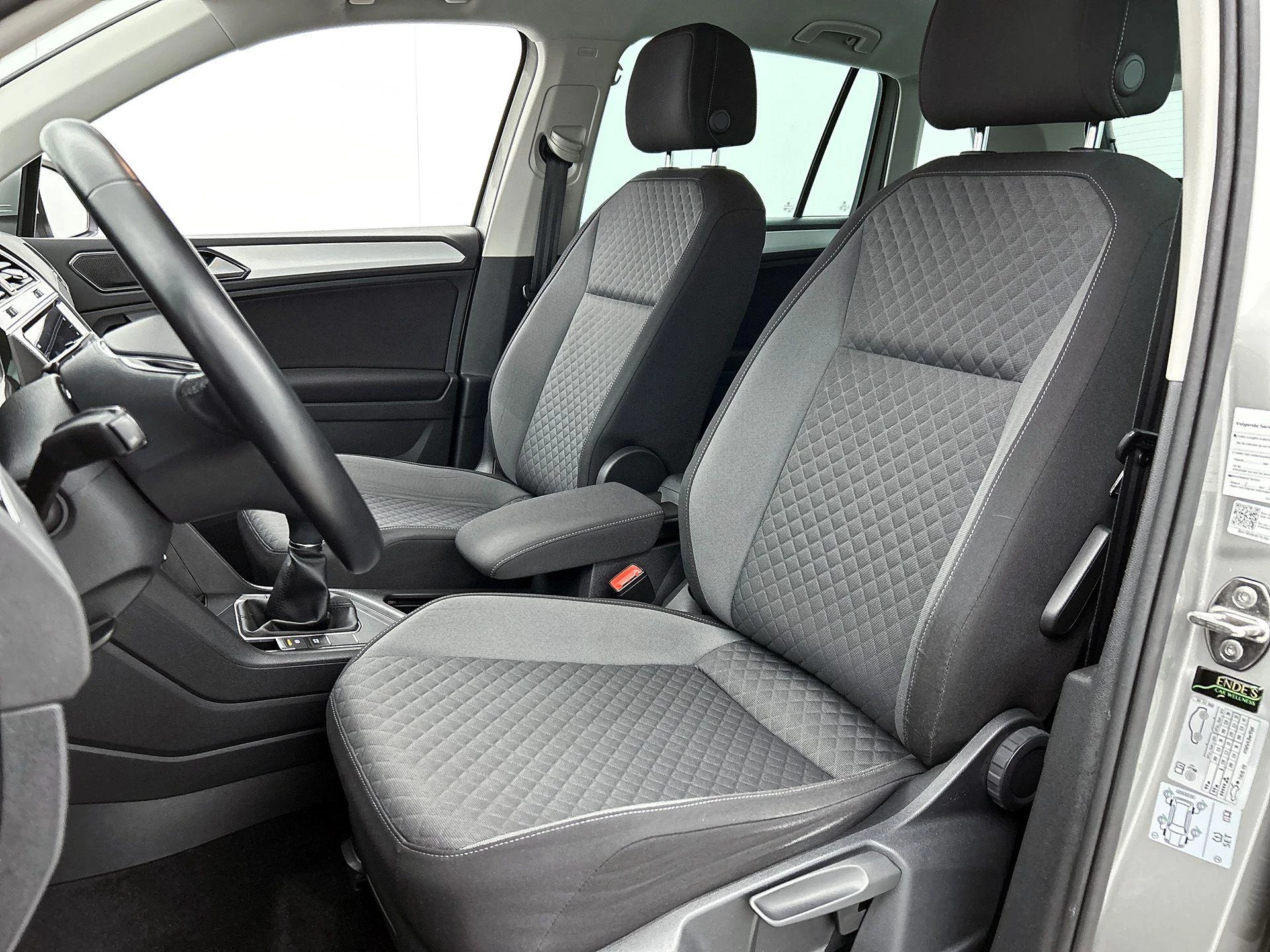 Volkswagen-Tiguan-image-33