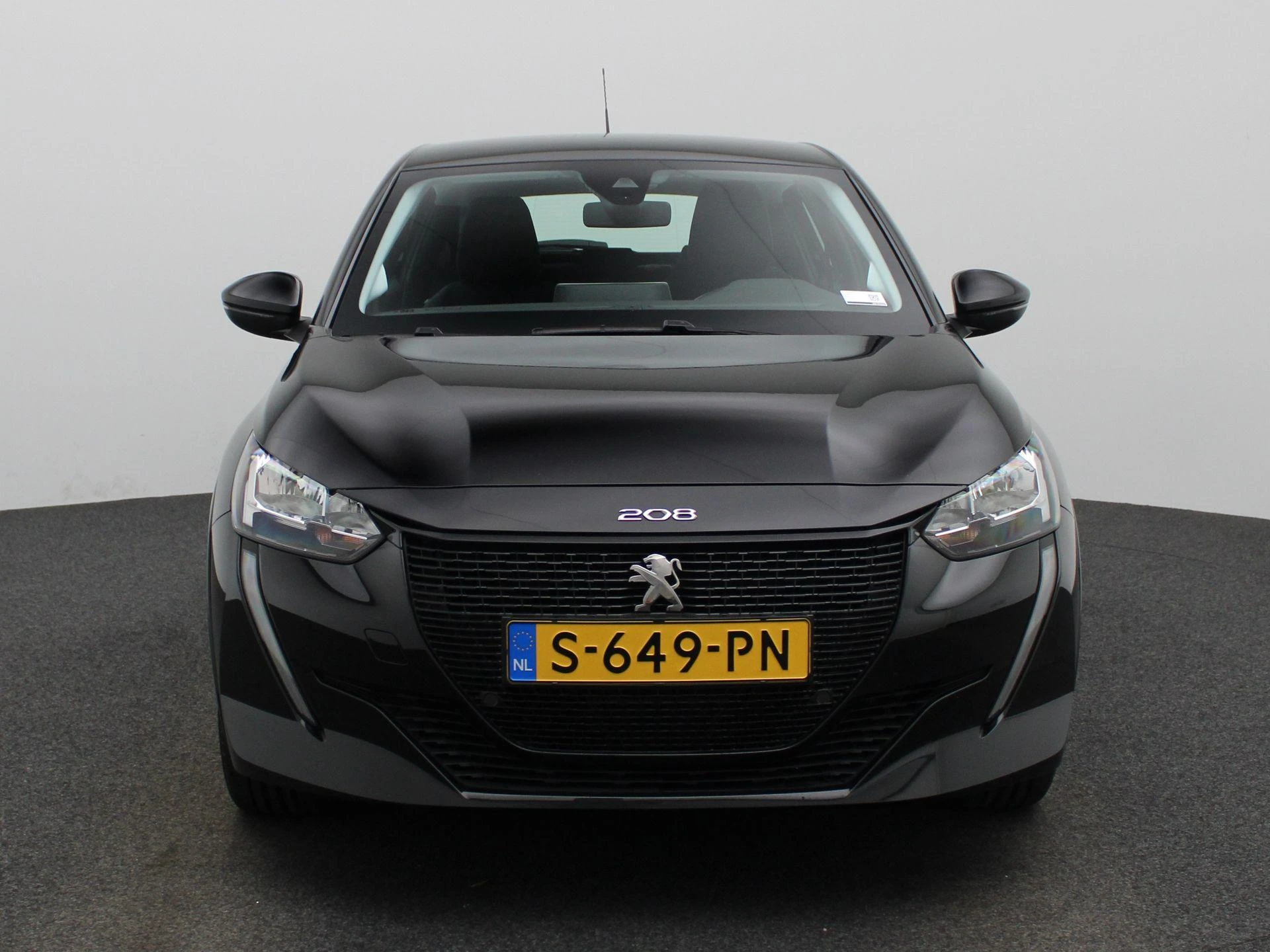 Peugeot-e-208-image-2