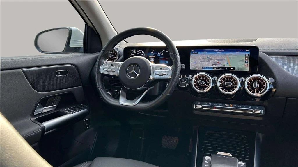 Mercedes-Benz-EQA-image-13