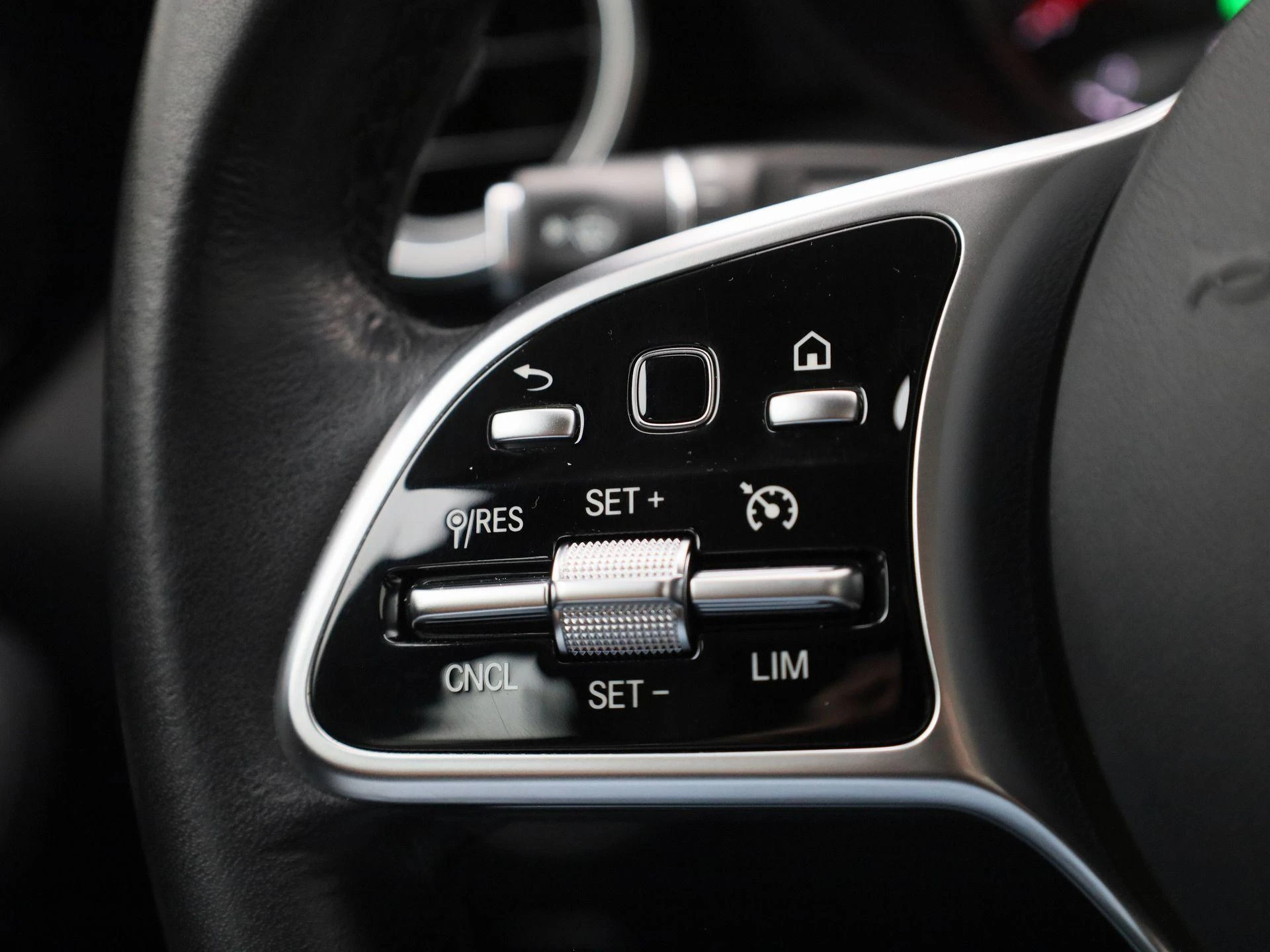 Mercedes-Benz-GLC-image-20