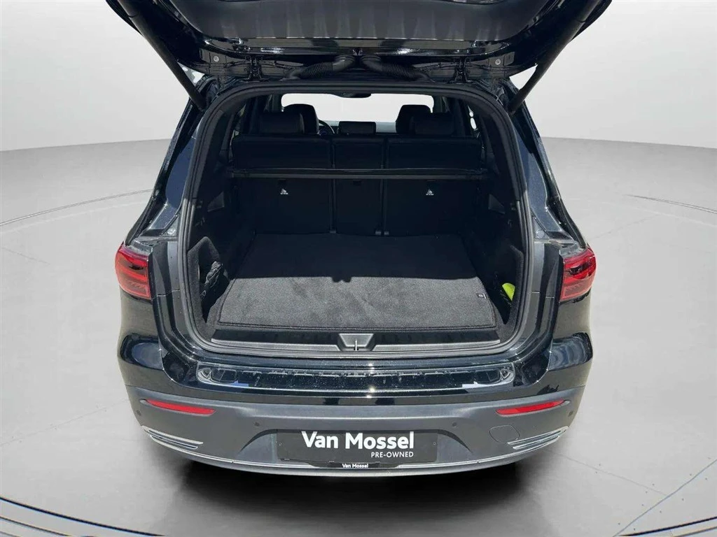 Mercedes-Benz-EQB-image-20