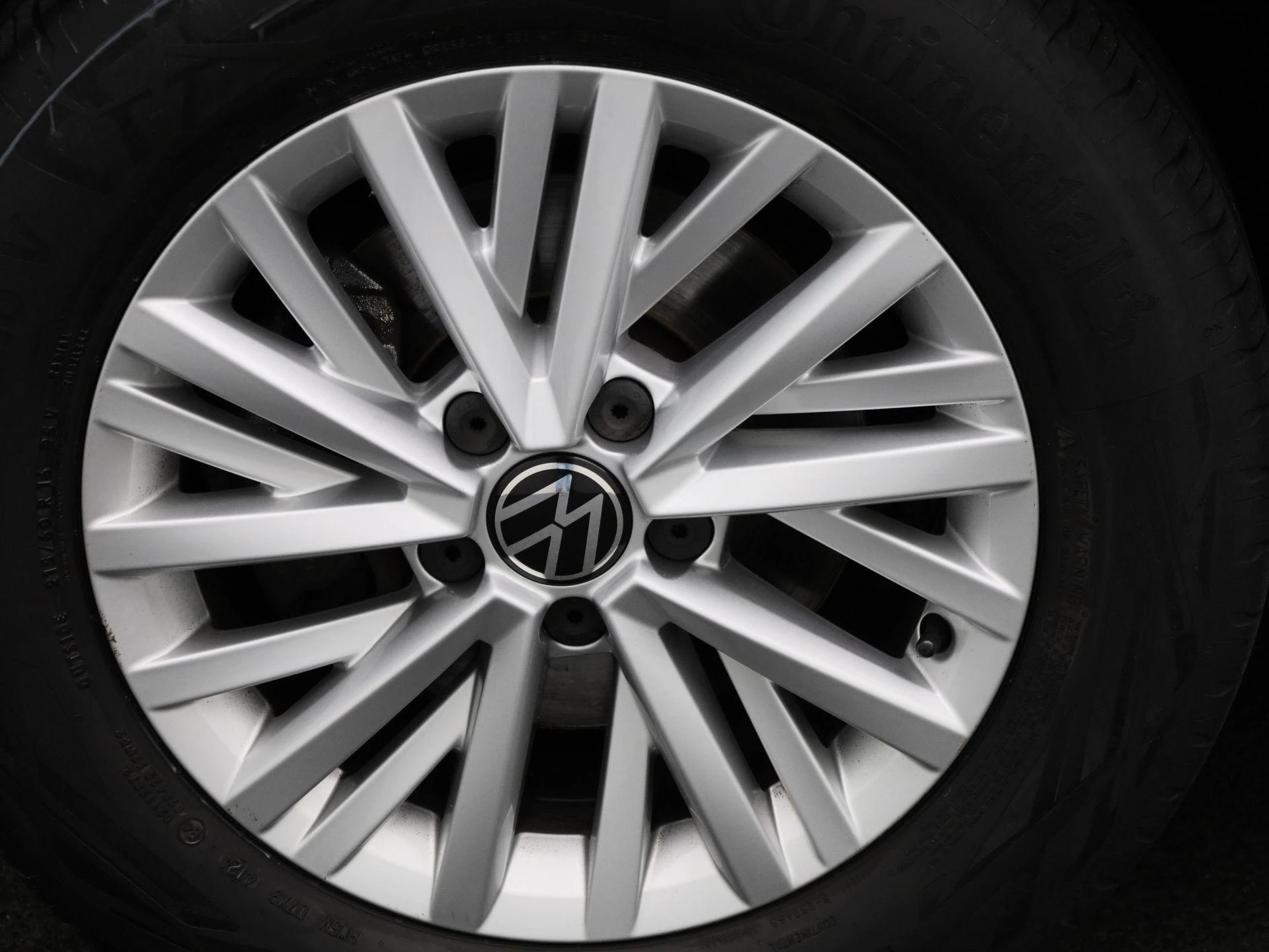 Volkswagen-T-Roc-image-12