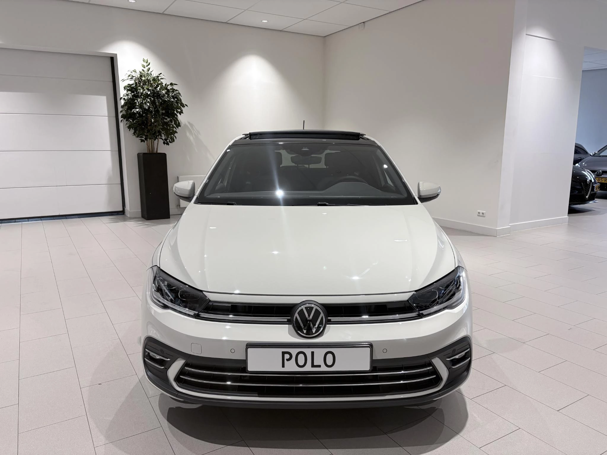 Volkswagen-Polo-image-8