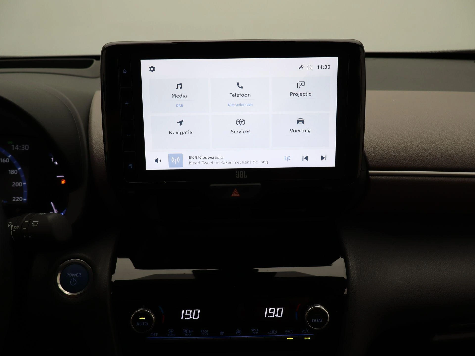 Toyota-Yaris Cross-image-13