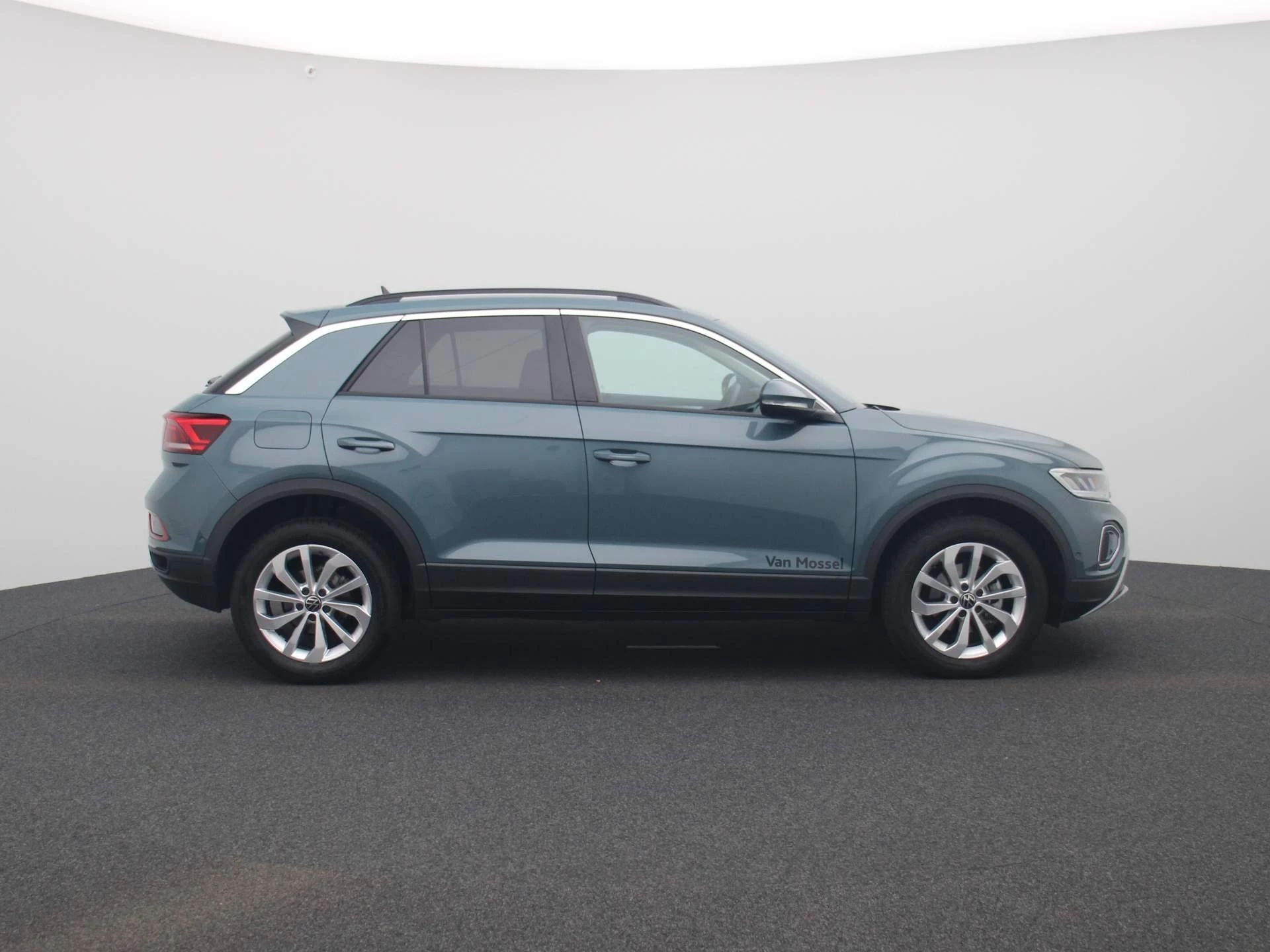 Volkswagen-T-Roc-image-5