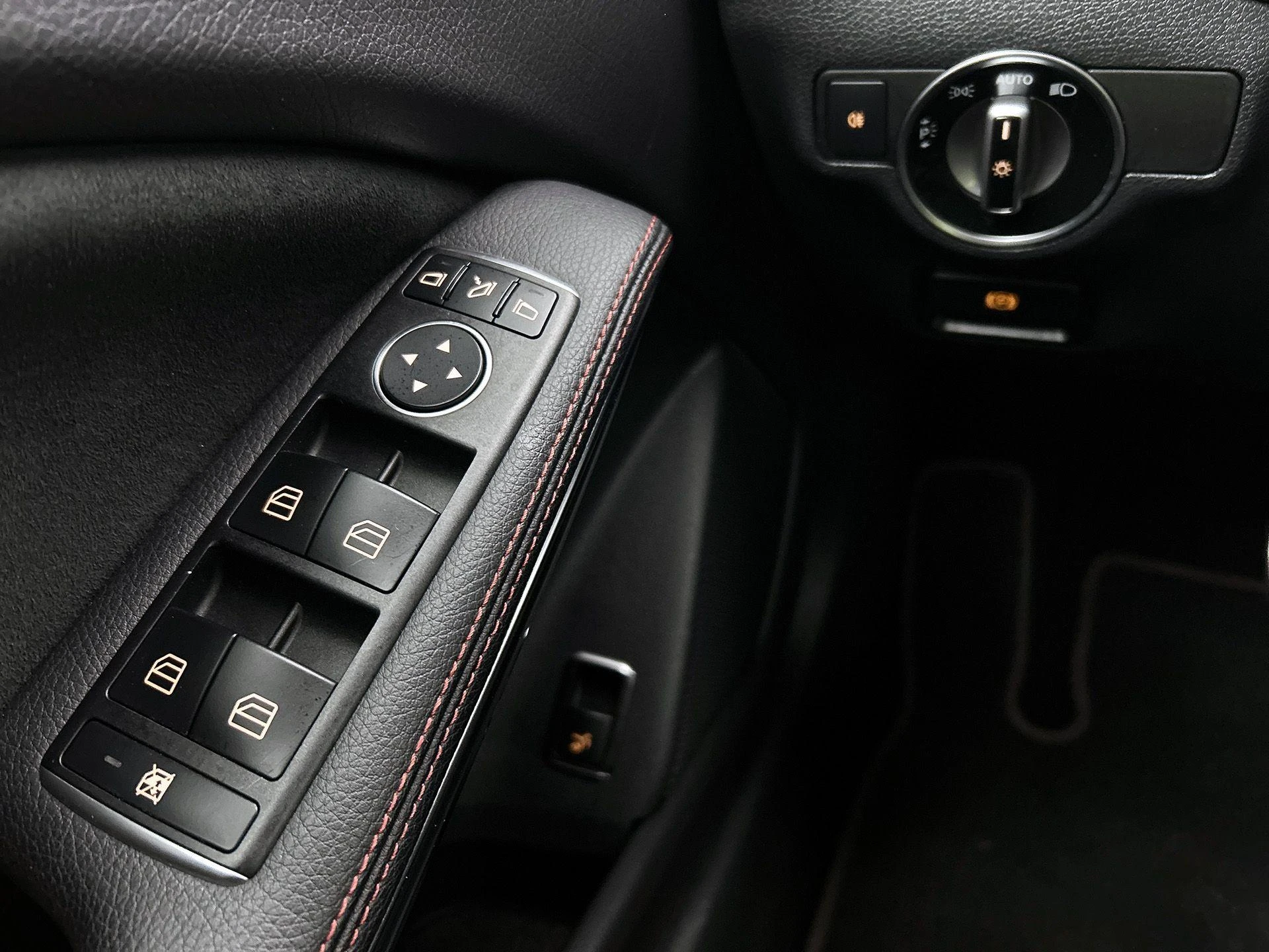 Mercedes-Benz-GLA-image-33