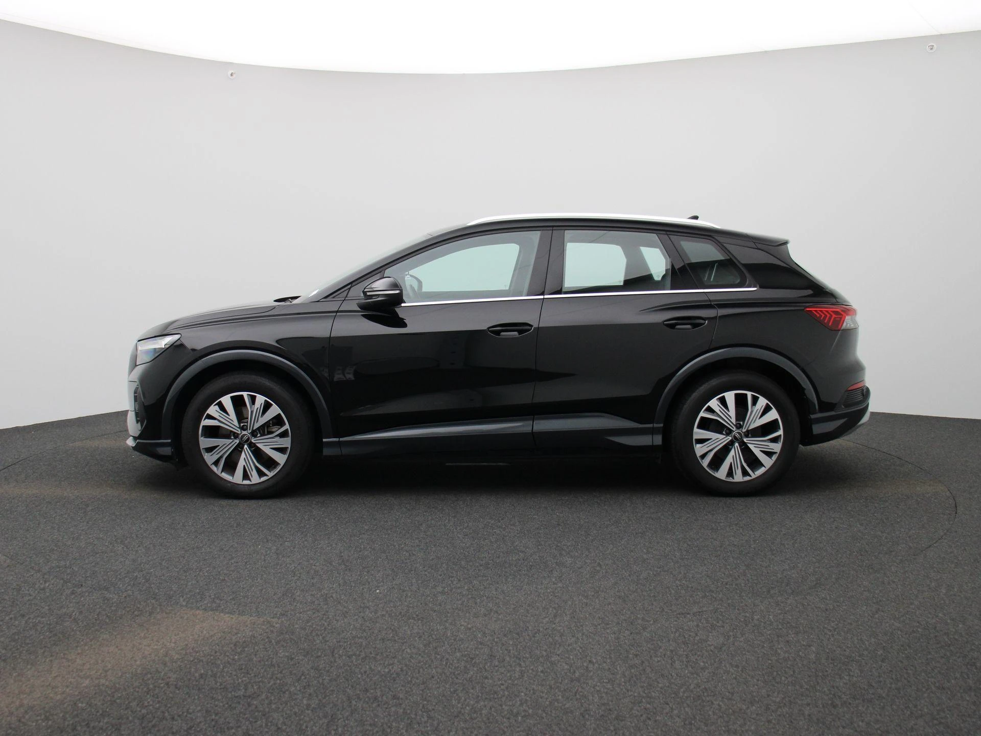 Audi-Q4 e-tron-image-4