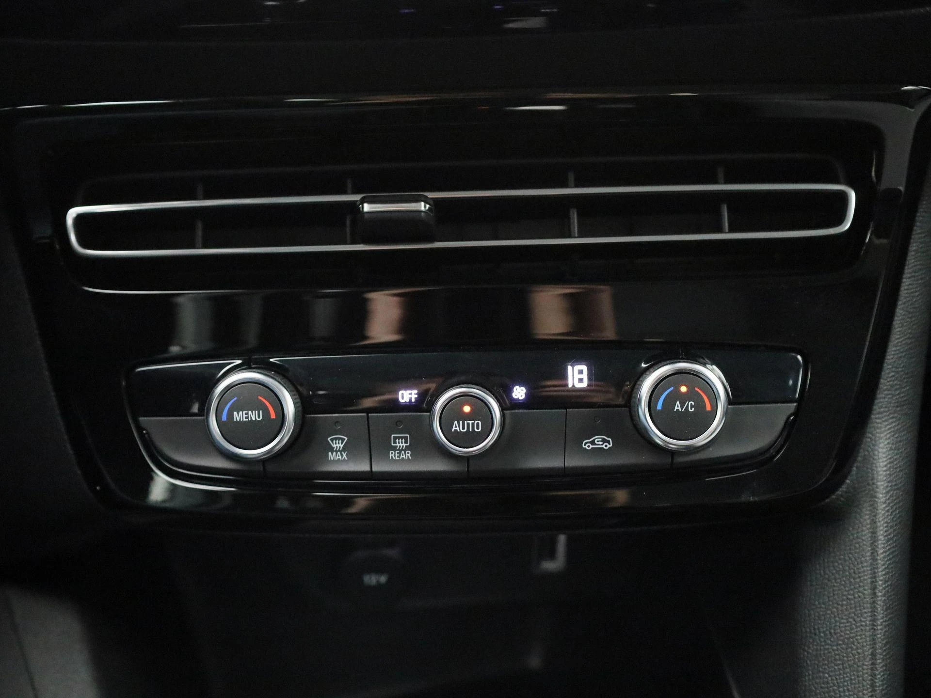 Opel-Mokka-e-image-16