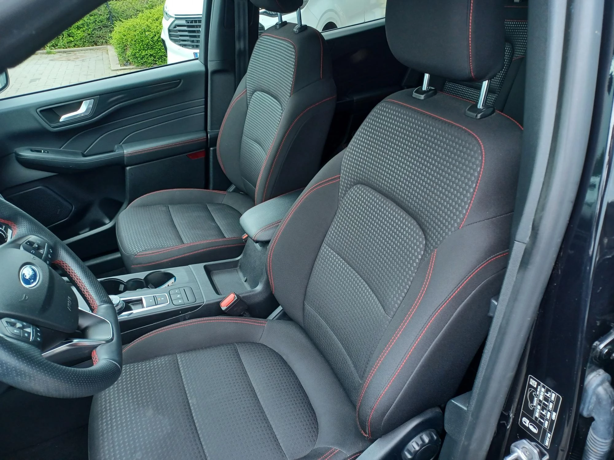 Ford Kuga 2.5i FHEV Aut. 140kW ST-Line