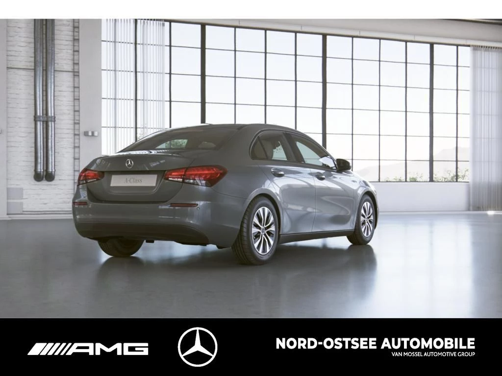 Mercedes-Benz A-Klasse 180 STYLE KAMERA SHZ SPUR SPIEGELPAKET PDC Style