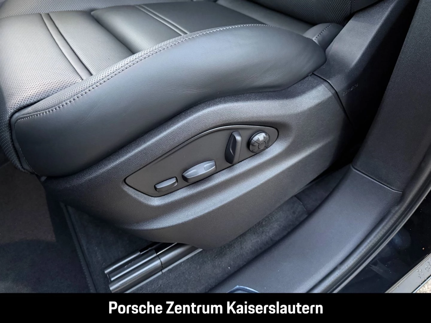 Porsche Cayenne S E-Hybrid Coupe Black Edition InnoDrive black edition