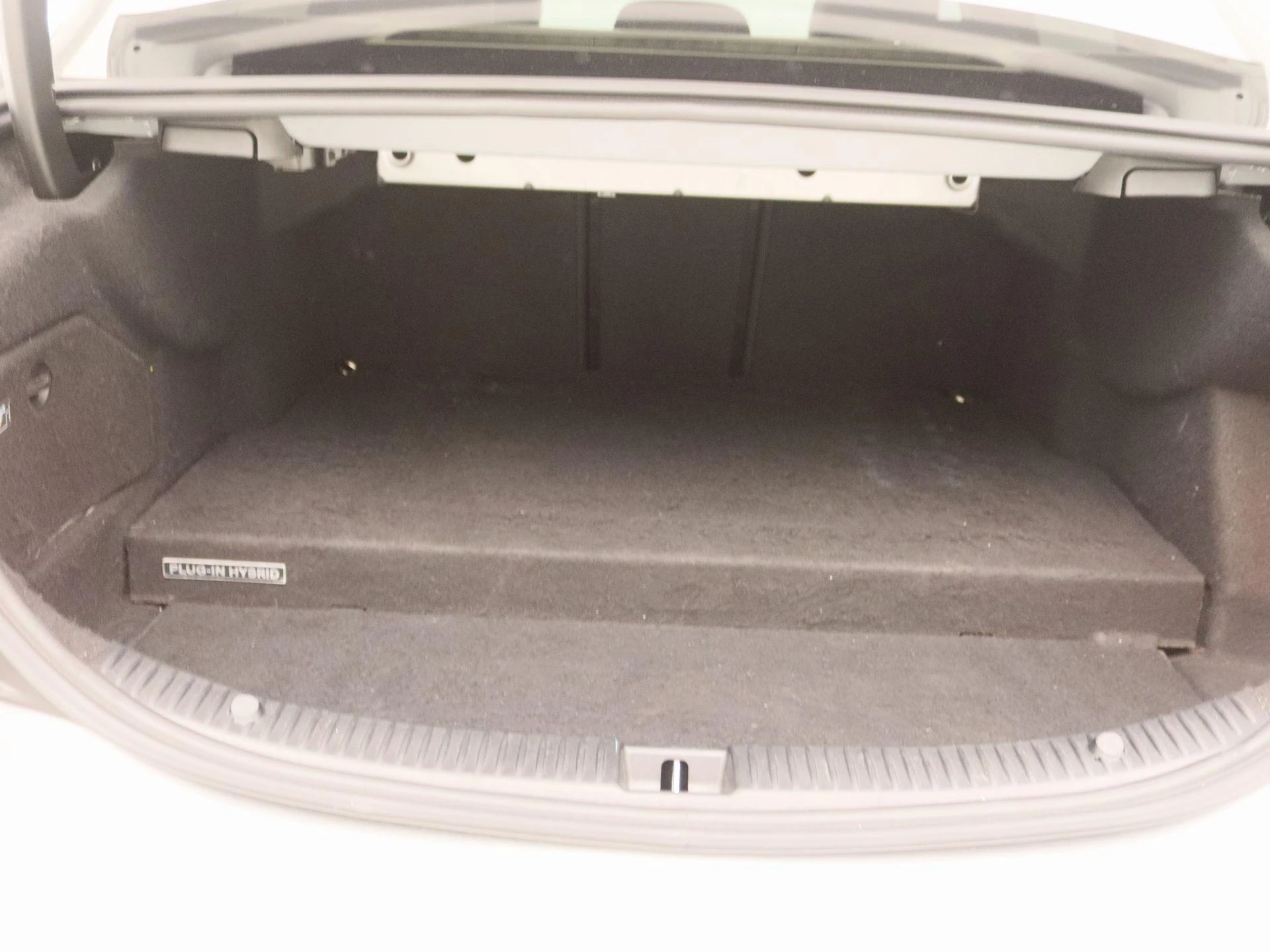 Mercedes-Benz-C-Klasse-image-14