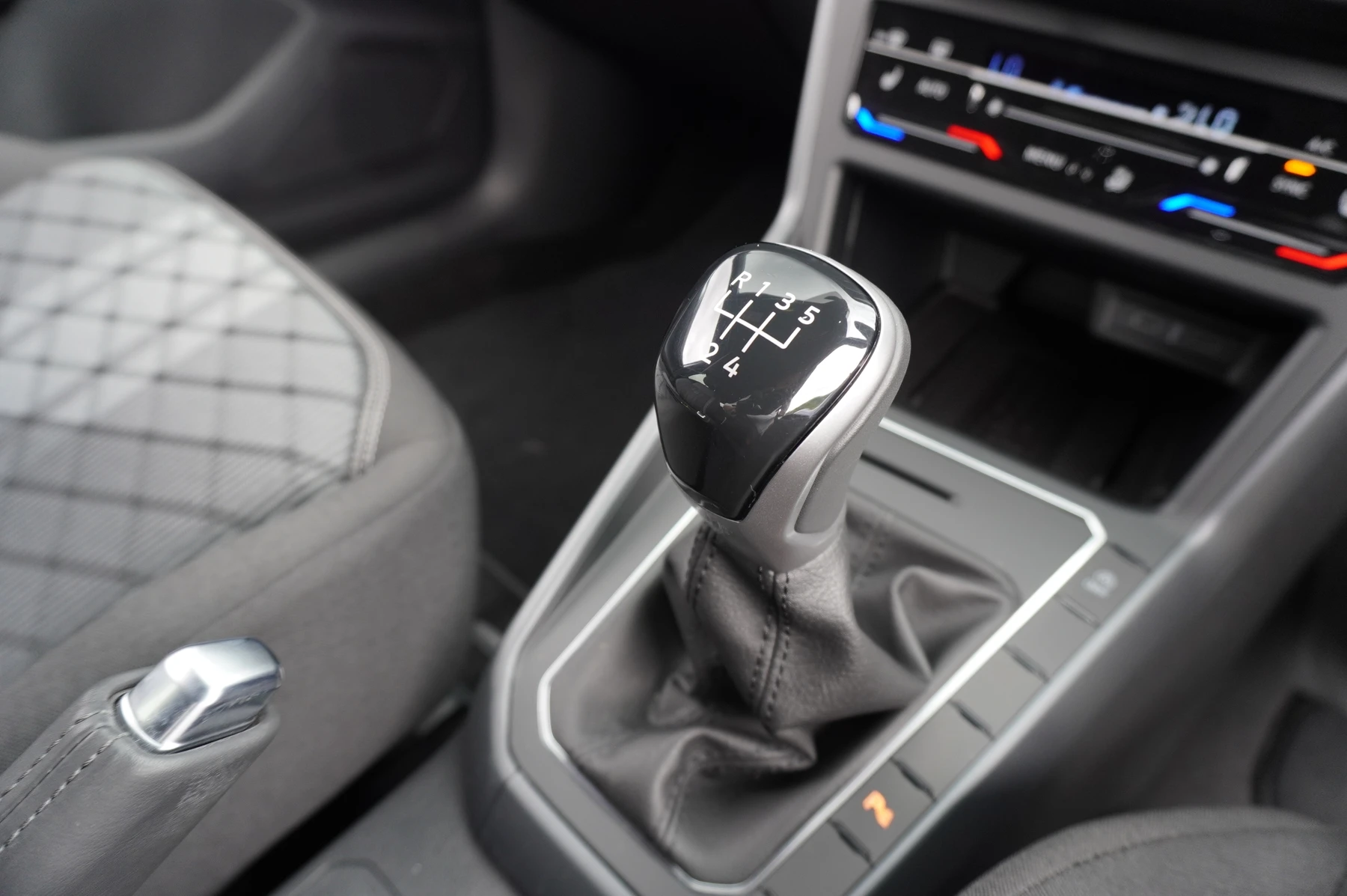 Volkswagen-Polo-image-22