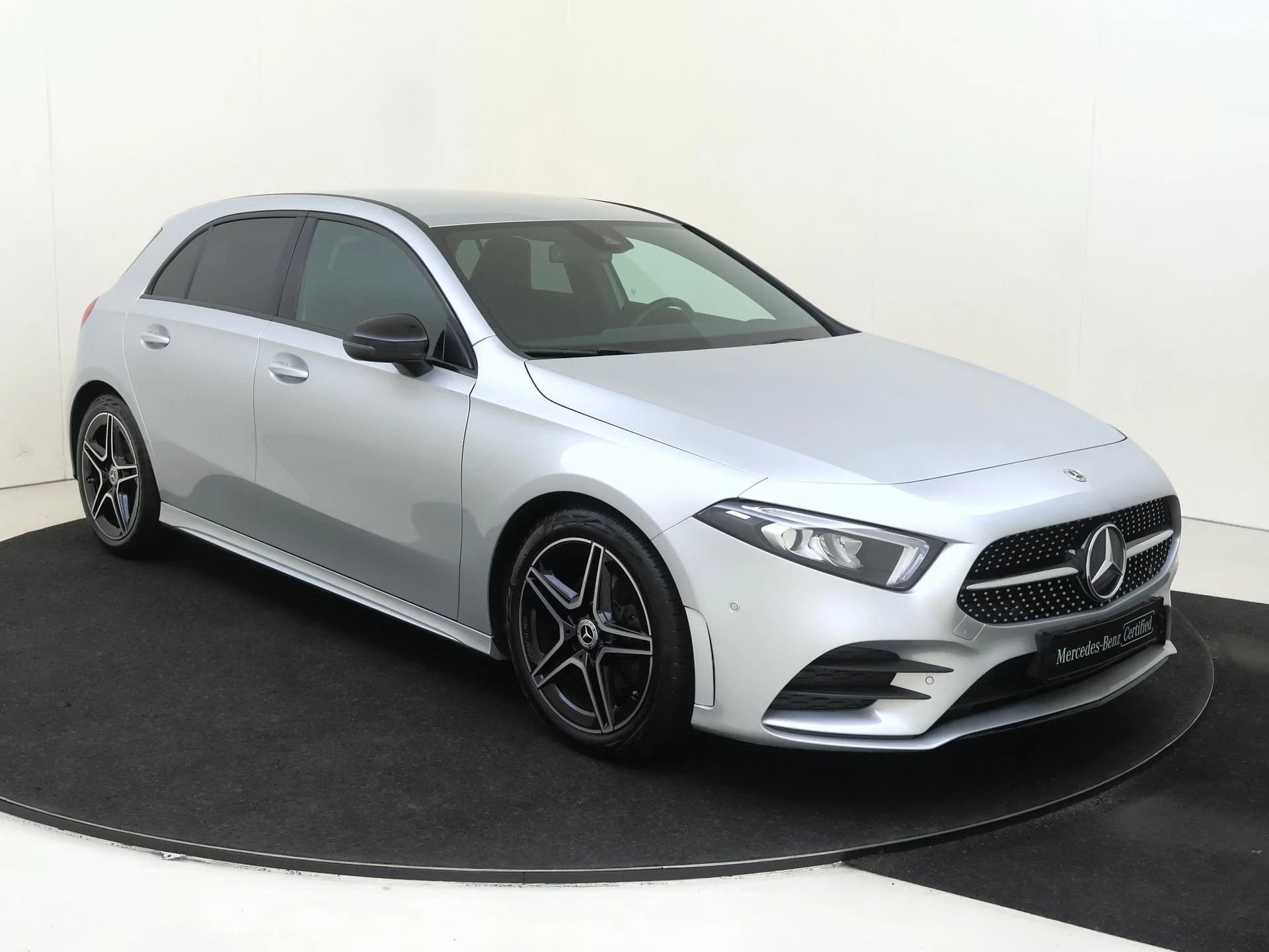 Mercedes-Benz-A-Klasse-image-1