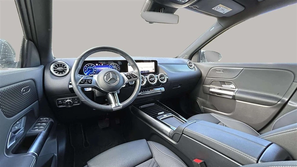 Mercedes-Benz-EQA-image-11