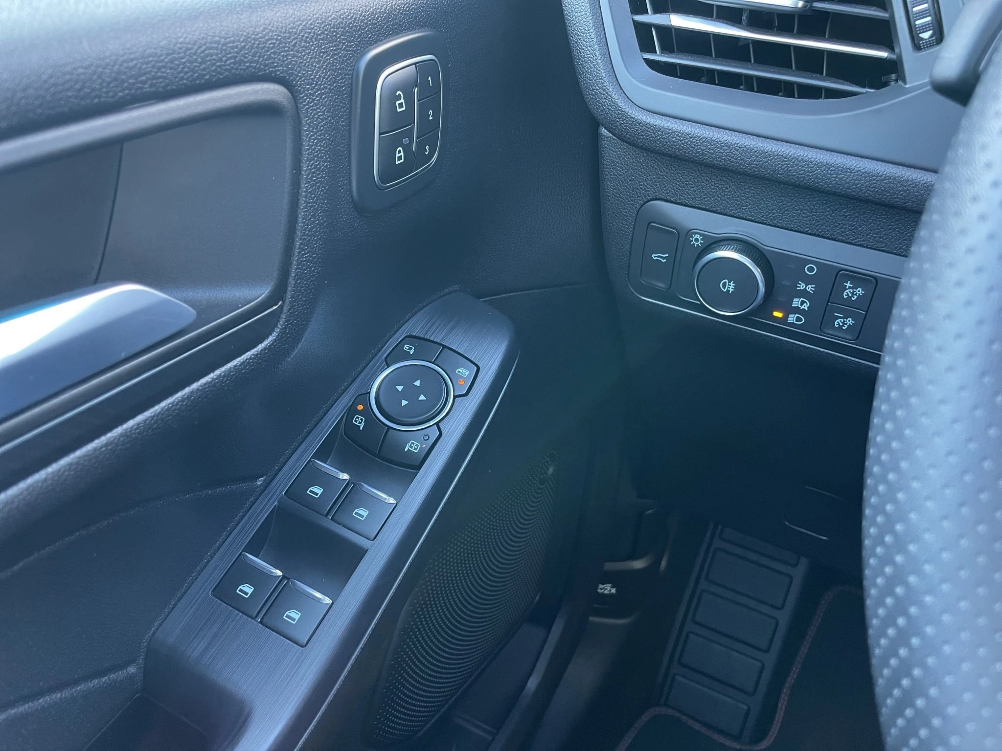 Ford Kuga ST-Line X Aut.*360GRAD*LED-MATRIX*NAVI*GRA*WINTER-PKT.