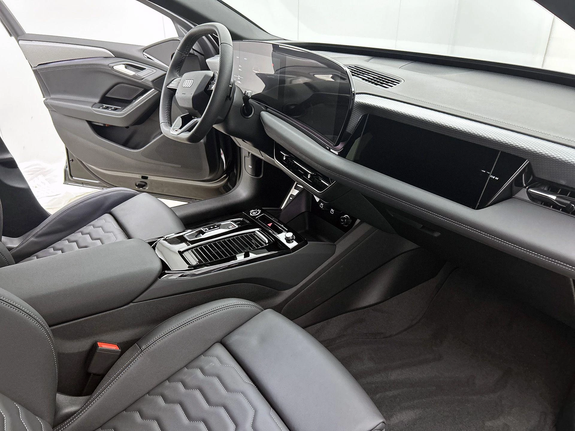 Audi-A6 Avant e-tron-image-18