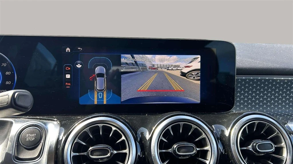 Mercedes-Benz-EQB-image-14