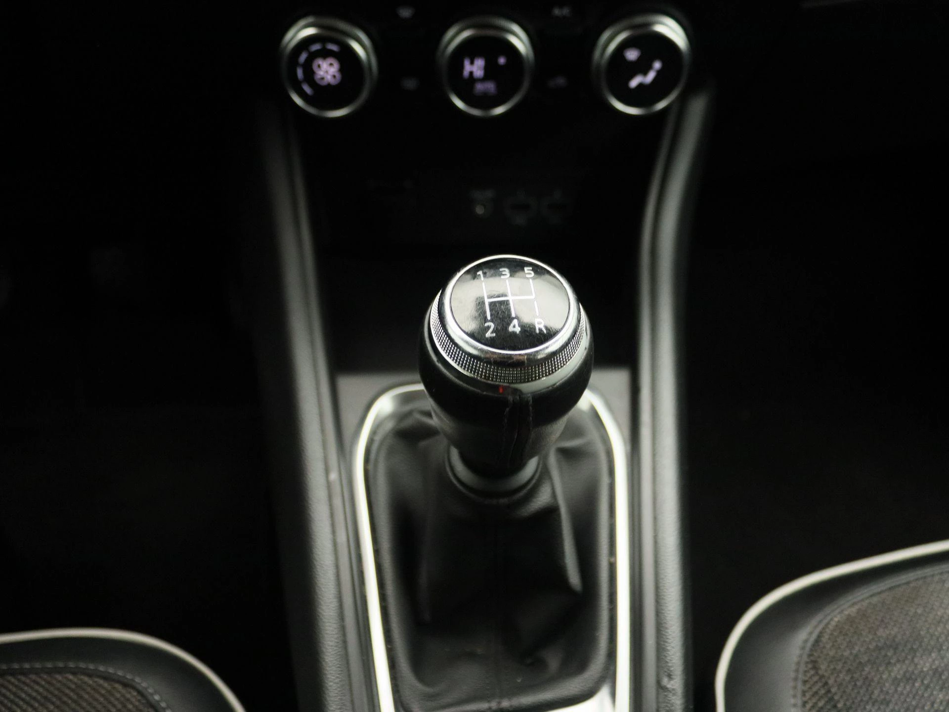 Renault-Captur-image-15