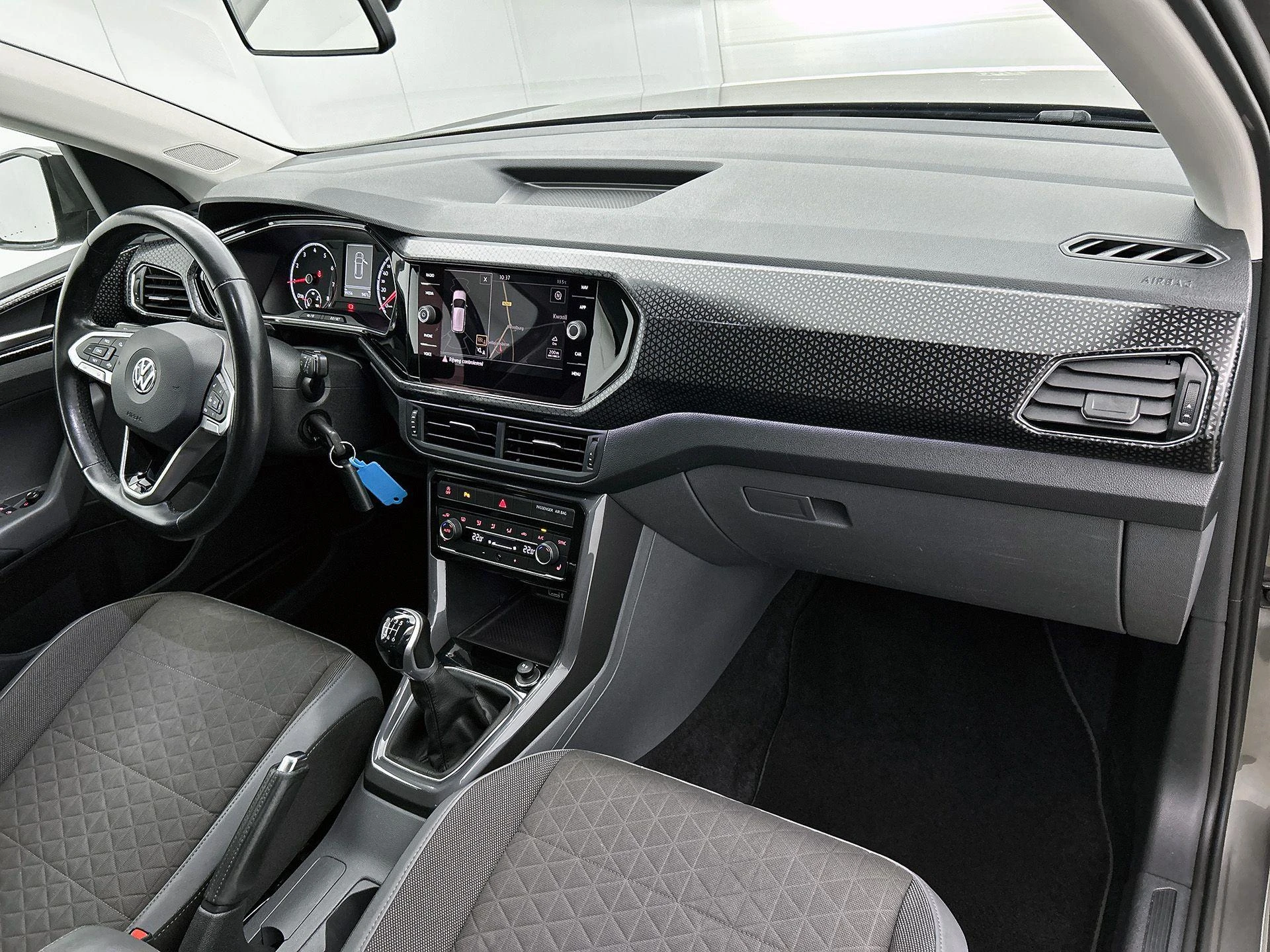 Volkswagen-T-Cross-image-16