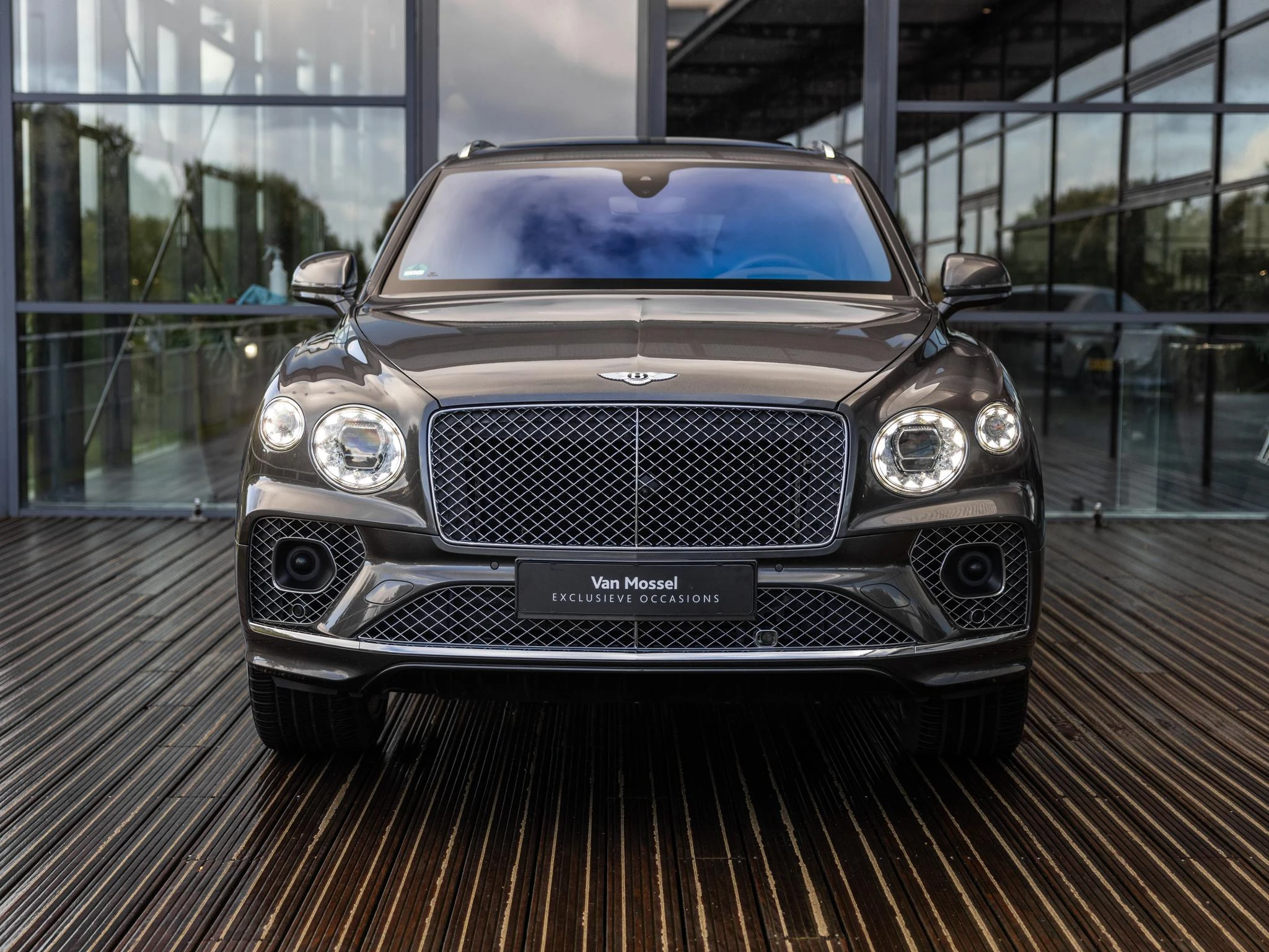 Bentley-Bentayga-image-1