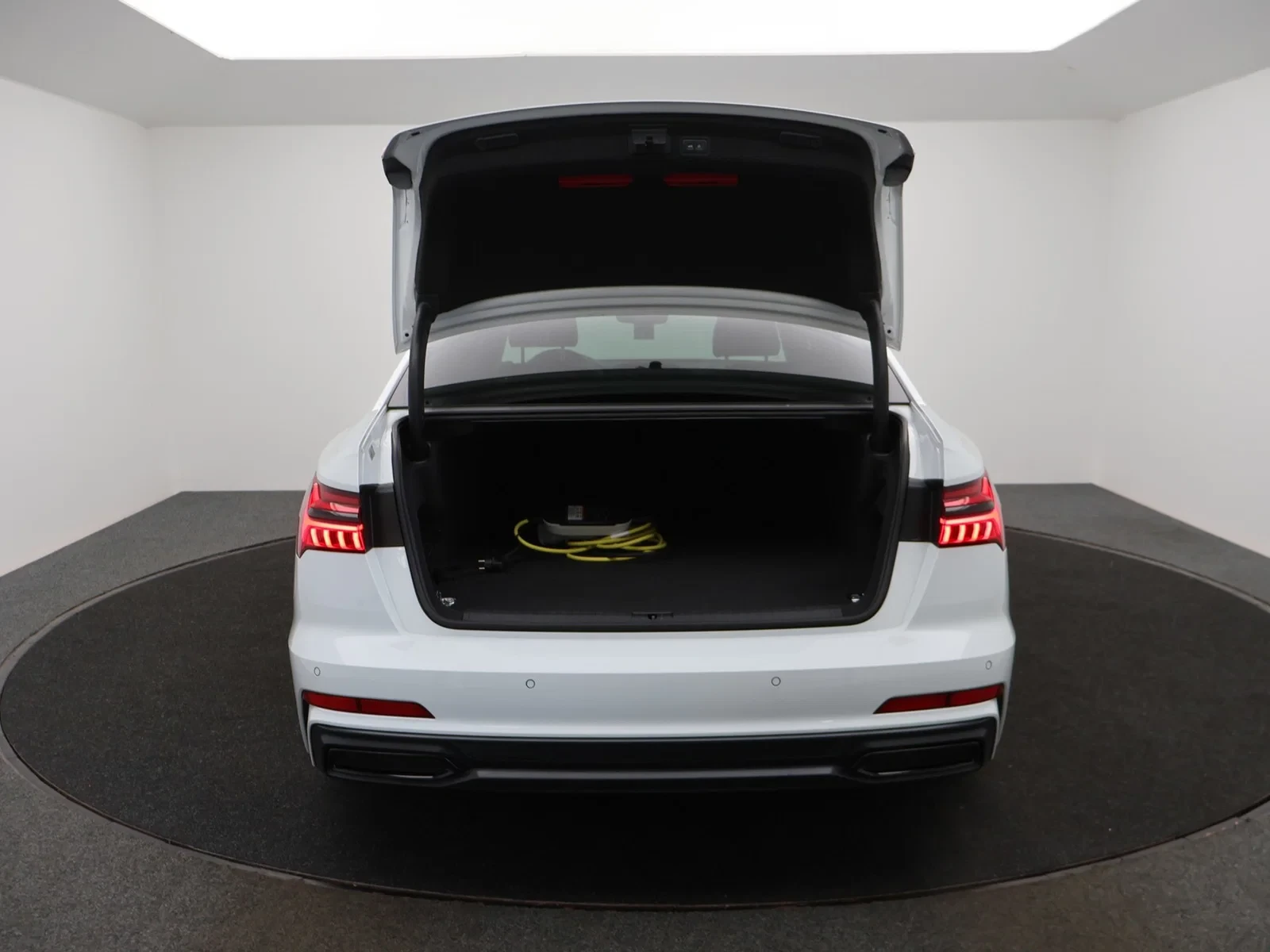 Audi A6 PHEV Audi A6 Competition 55TFSIe QUATTRO 367PK *AUTOMAAT*3X-S LINE*PANODAK*LEDER*CAMERA*CRUISE*PDC*NAVI*APP-CONNECT*...*