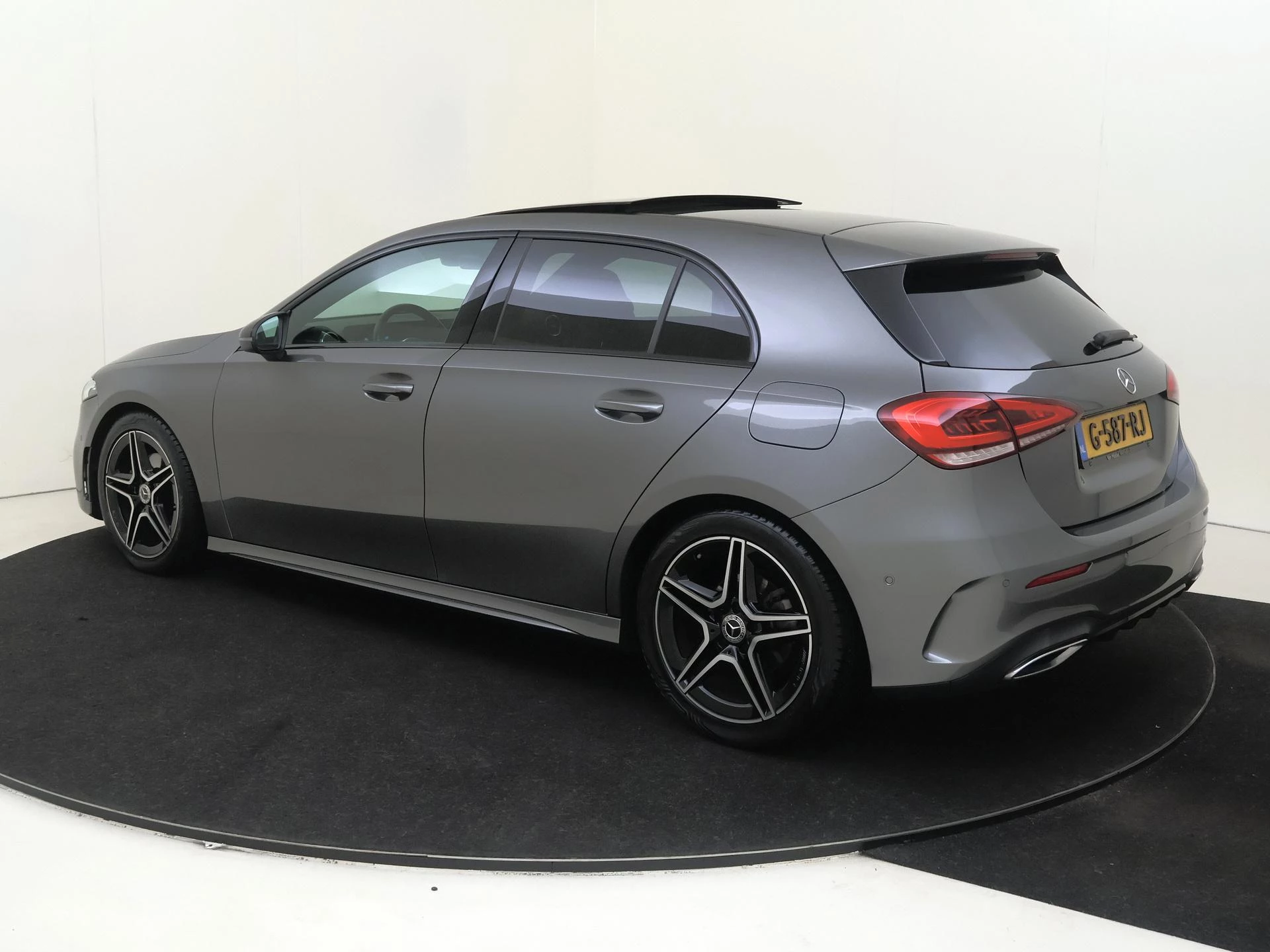 Mercedes-Benz A-Klasse 180 Business Solution AMG