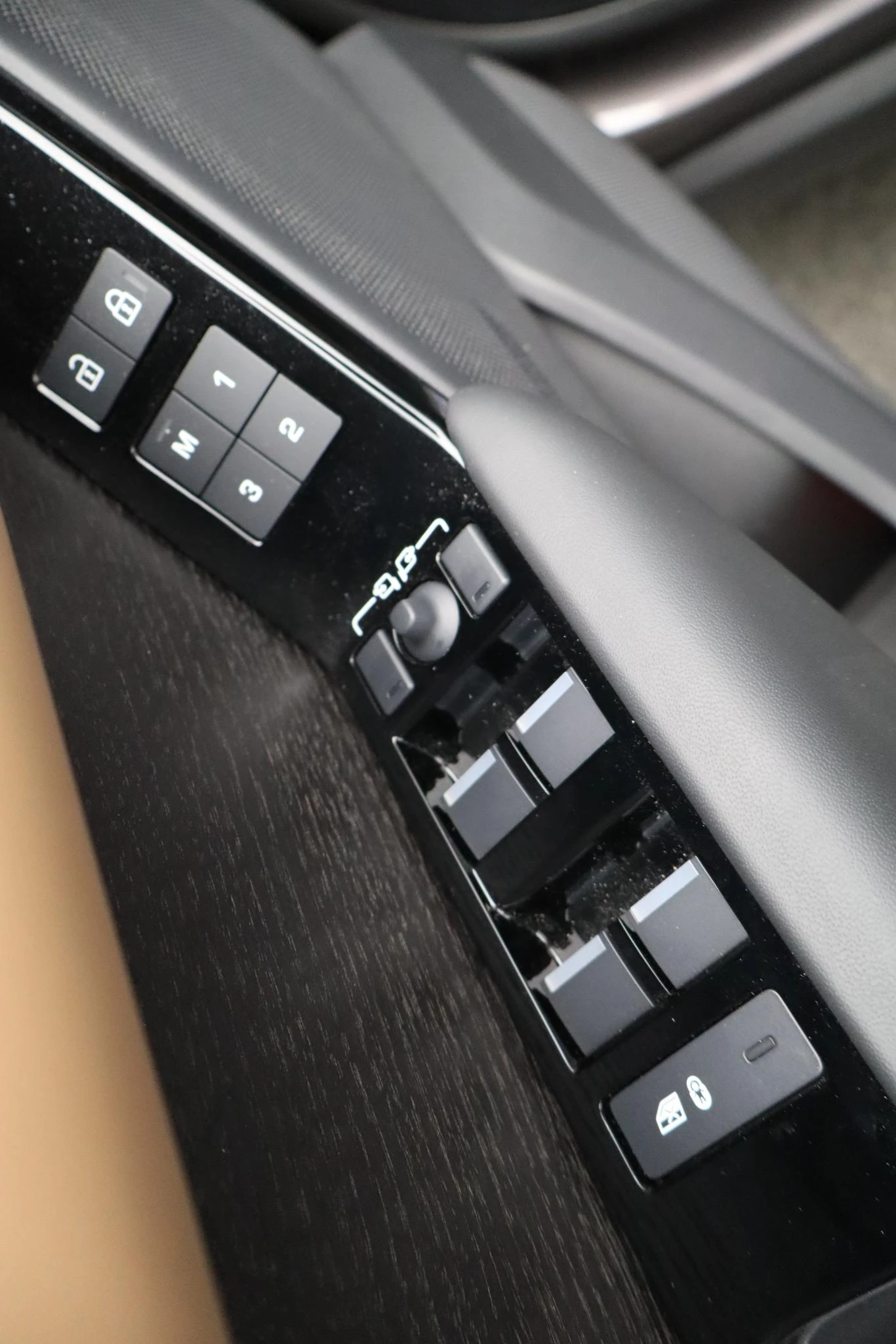 Land Rover-Range Rover Velar-image-30