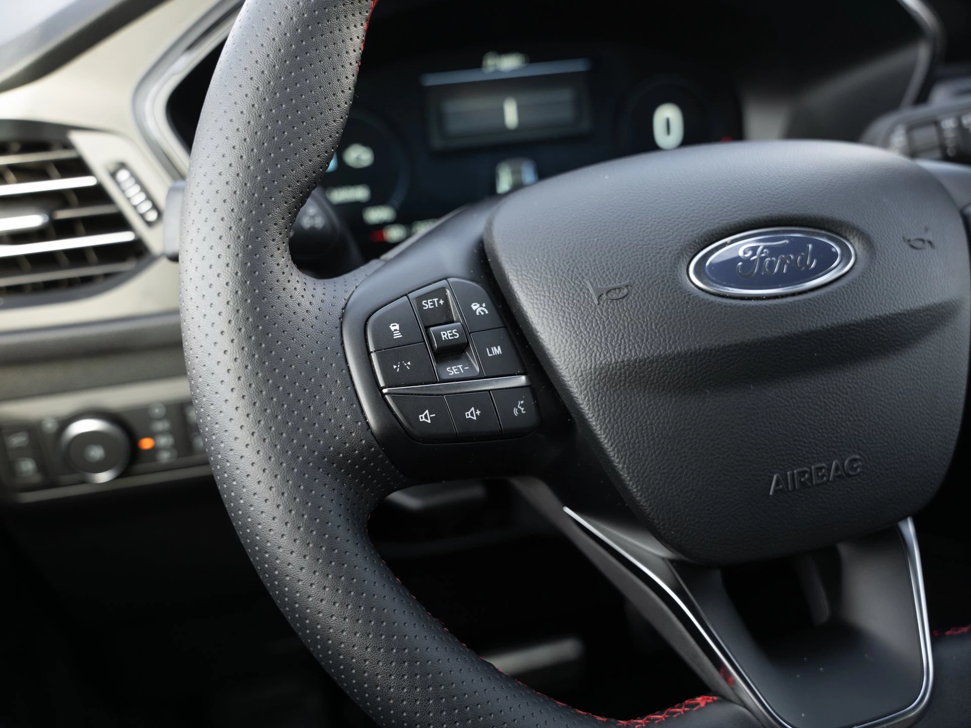 Ford Kuga ST-Line X Plug-in-Hybrid MATRIX*WINT.PKT*360GRAD*KLIMA