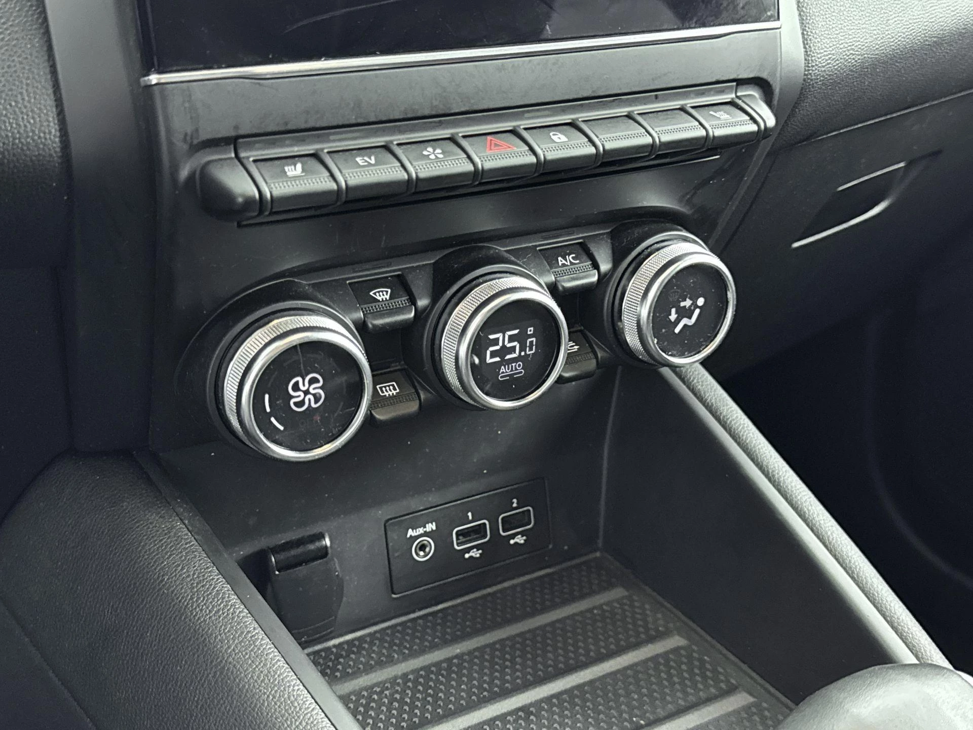 Renault-Captur-image-14