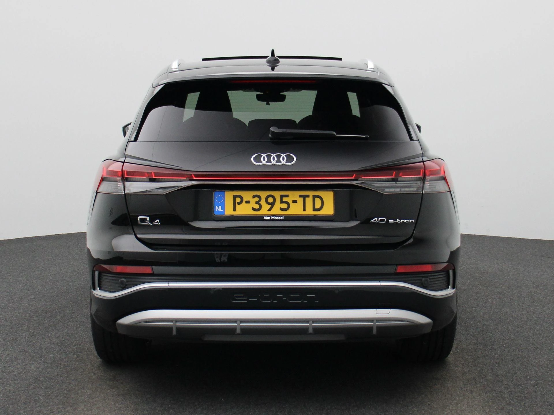 Audi-Q4 e-tron-image-4