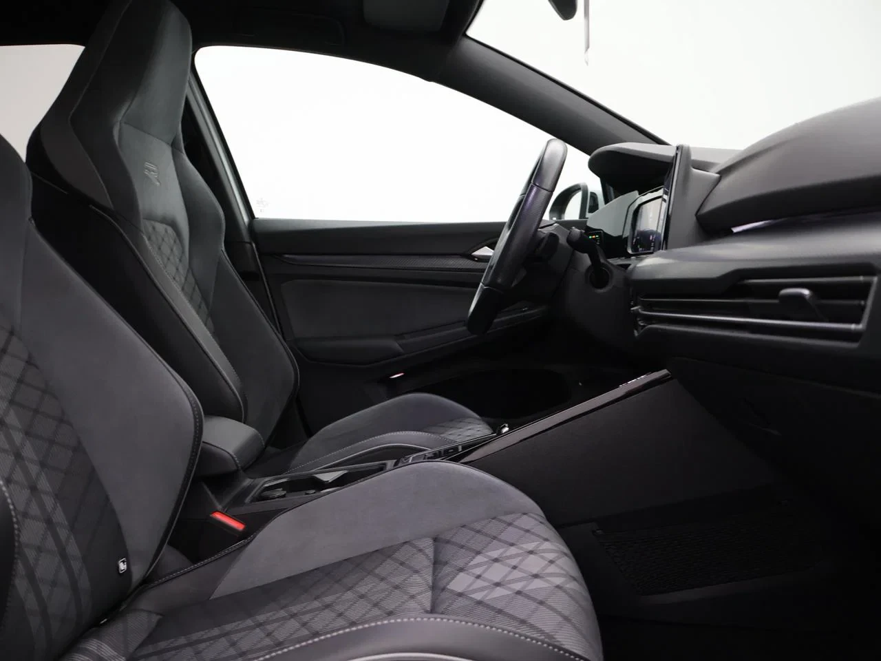 Volkswagen-Golf-image-5