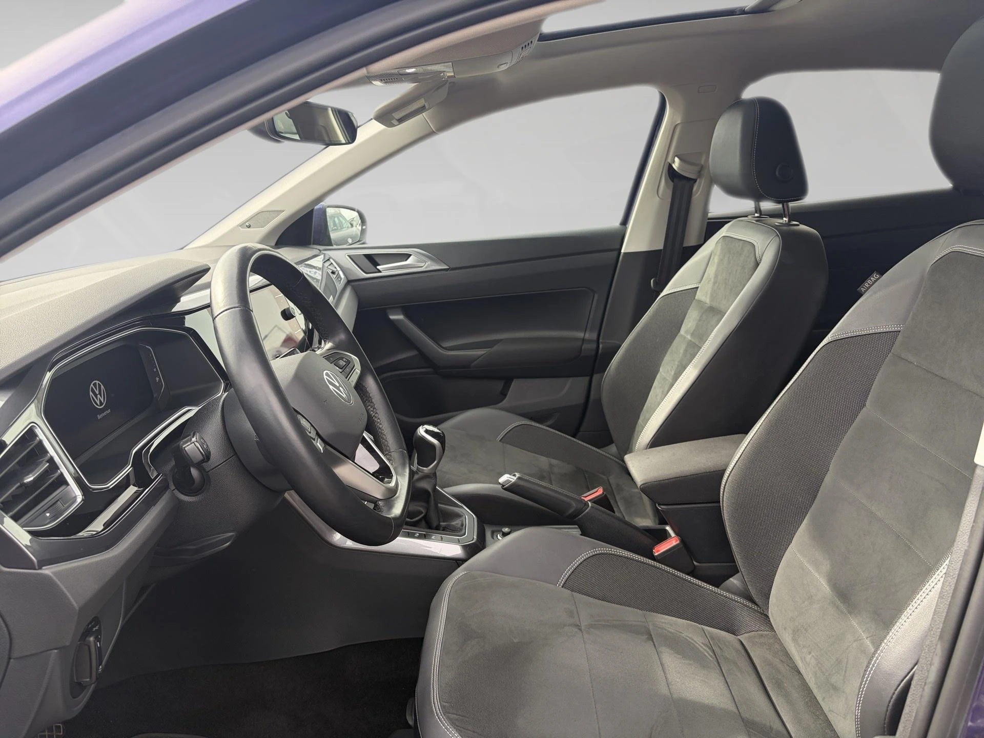 Volkswagen-Polo-image-12