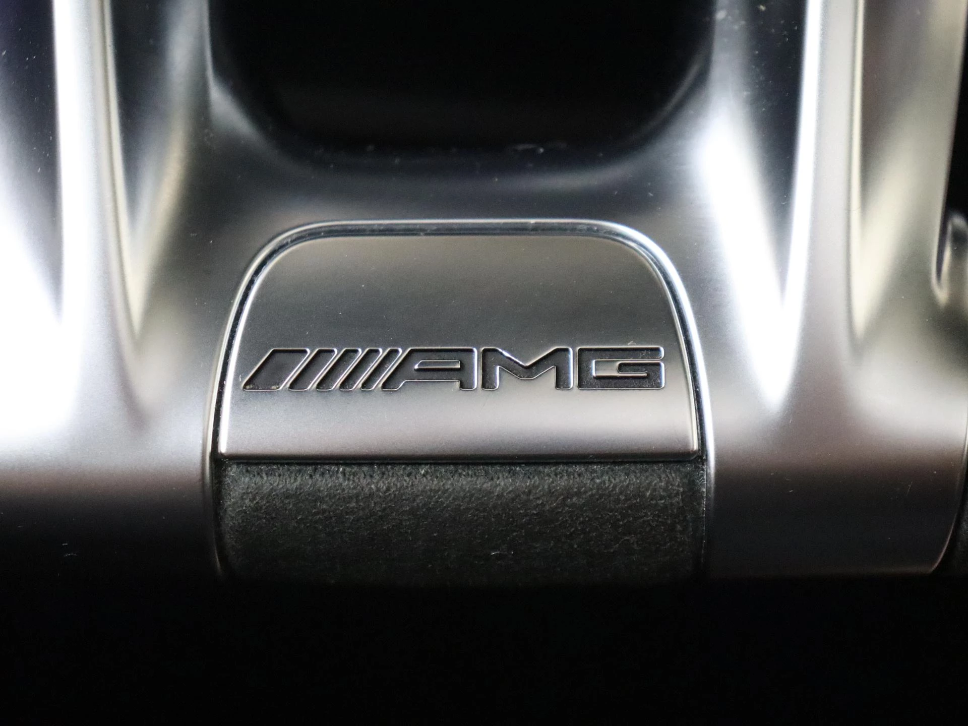 Mercedes-Benz-GLB-image-23