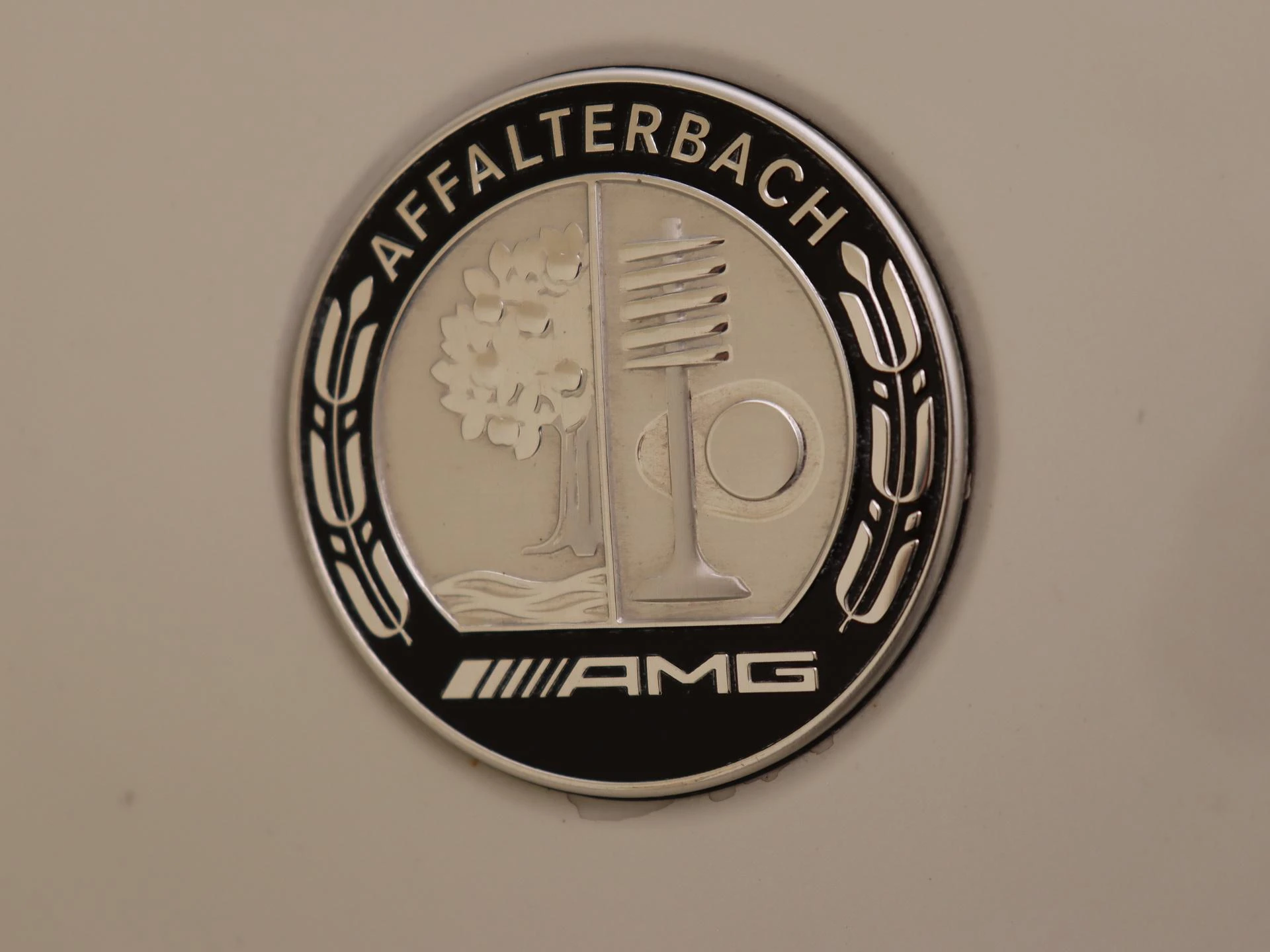 Mercedes-Benz-SL-image-31