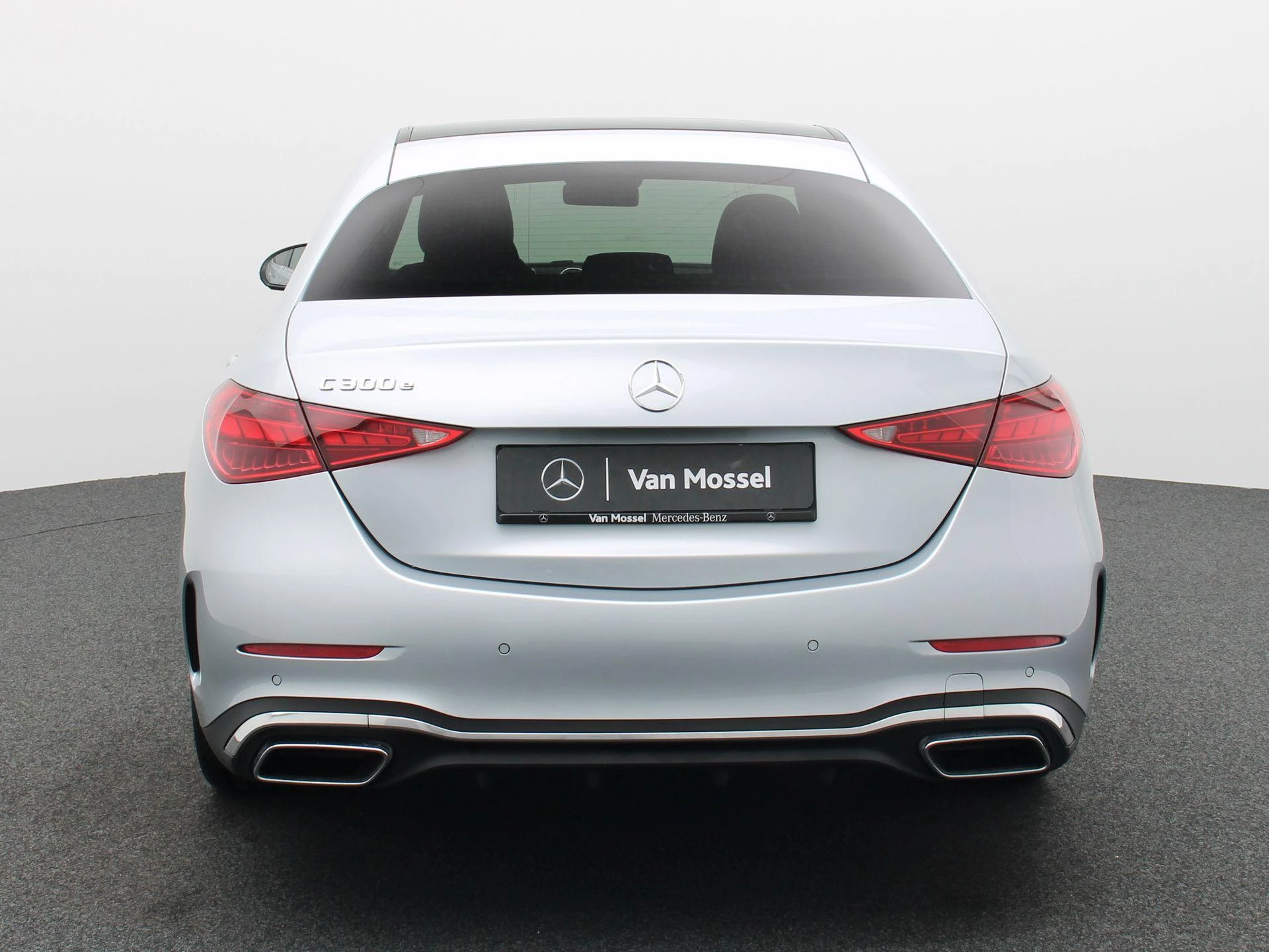 Mercedes-Benz C-Klasse 300 e AMG Line Sedan + PANORAMISCH DAK + SURROUND VIEW CAMERA +