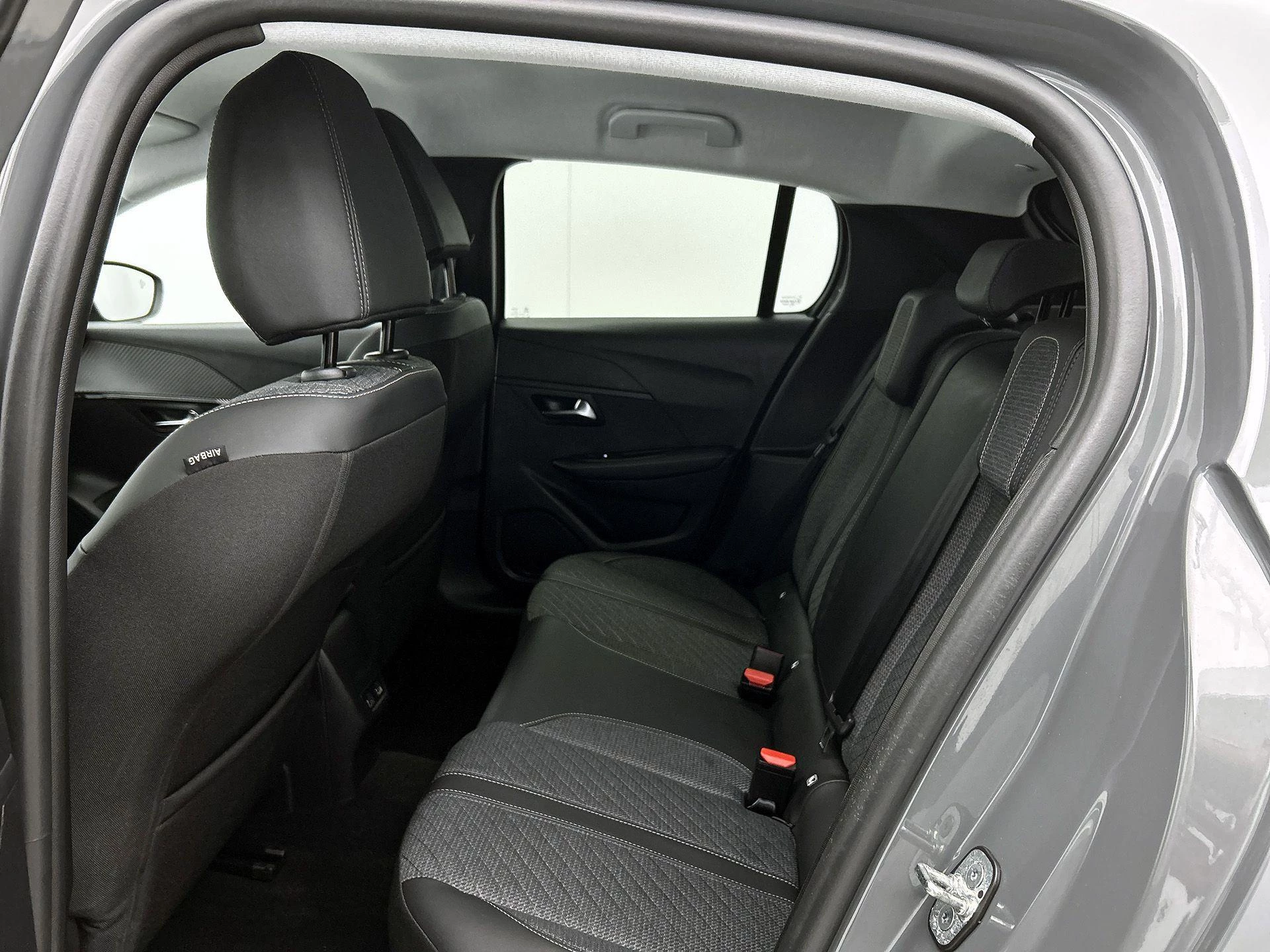Peugeot-208-image-25