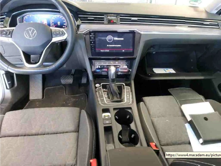 Volkswagen-Passat-image-4