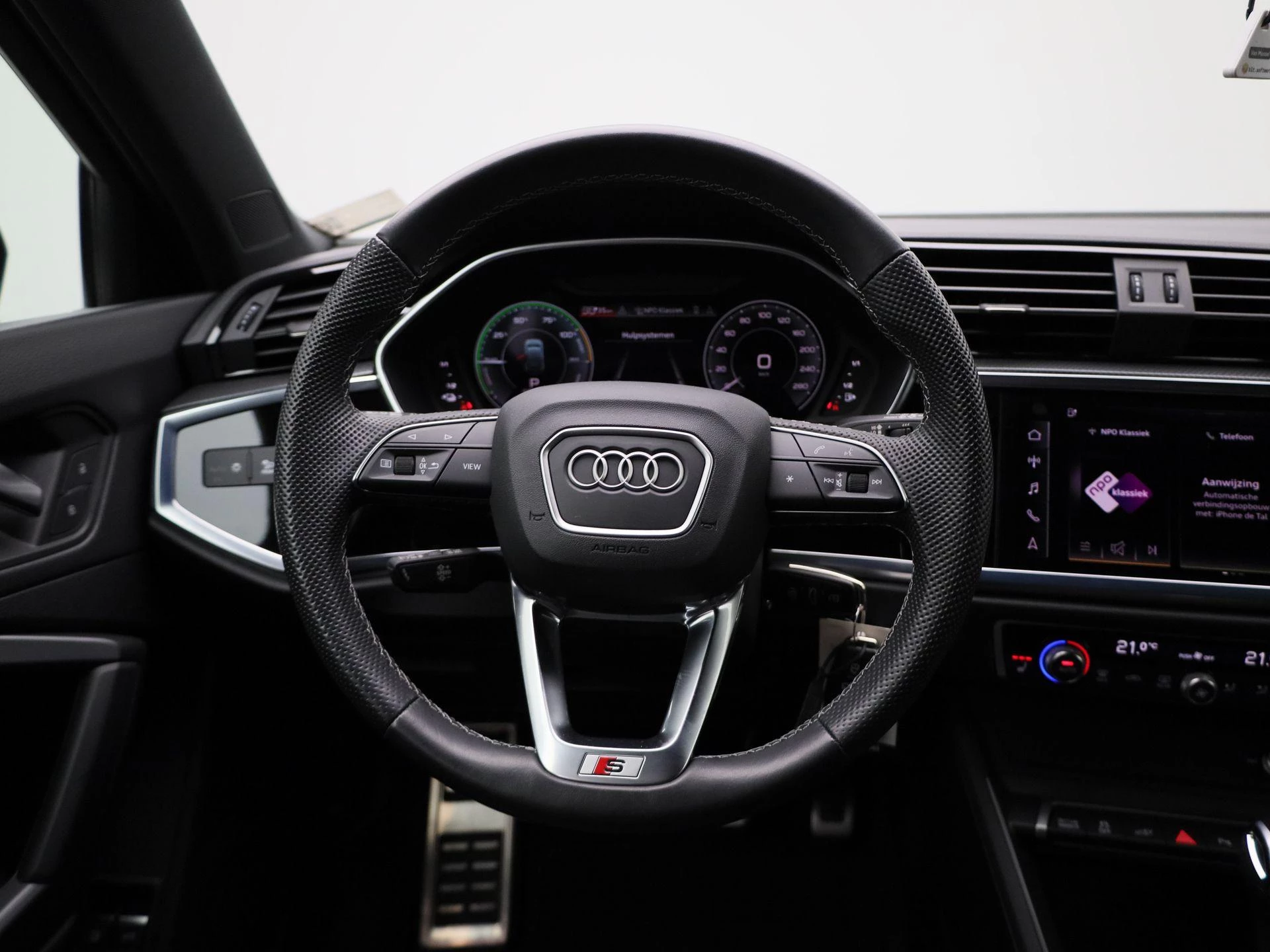 Audi-Q3-image-12