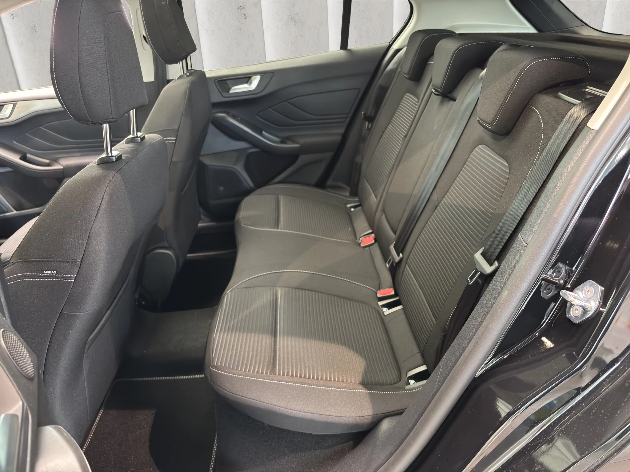 Ford Focus Titanium X Limousine Automatik & Panoramadach *HEZ Aktion*