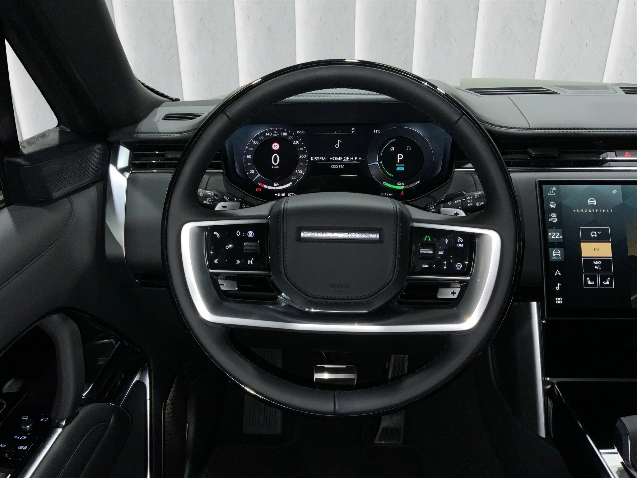 Land Rover-Range Rover-image-8
