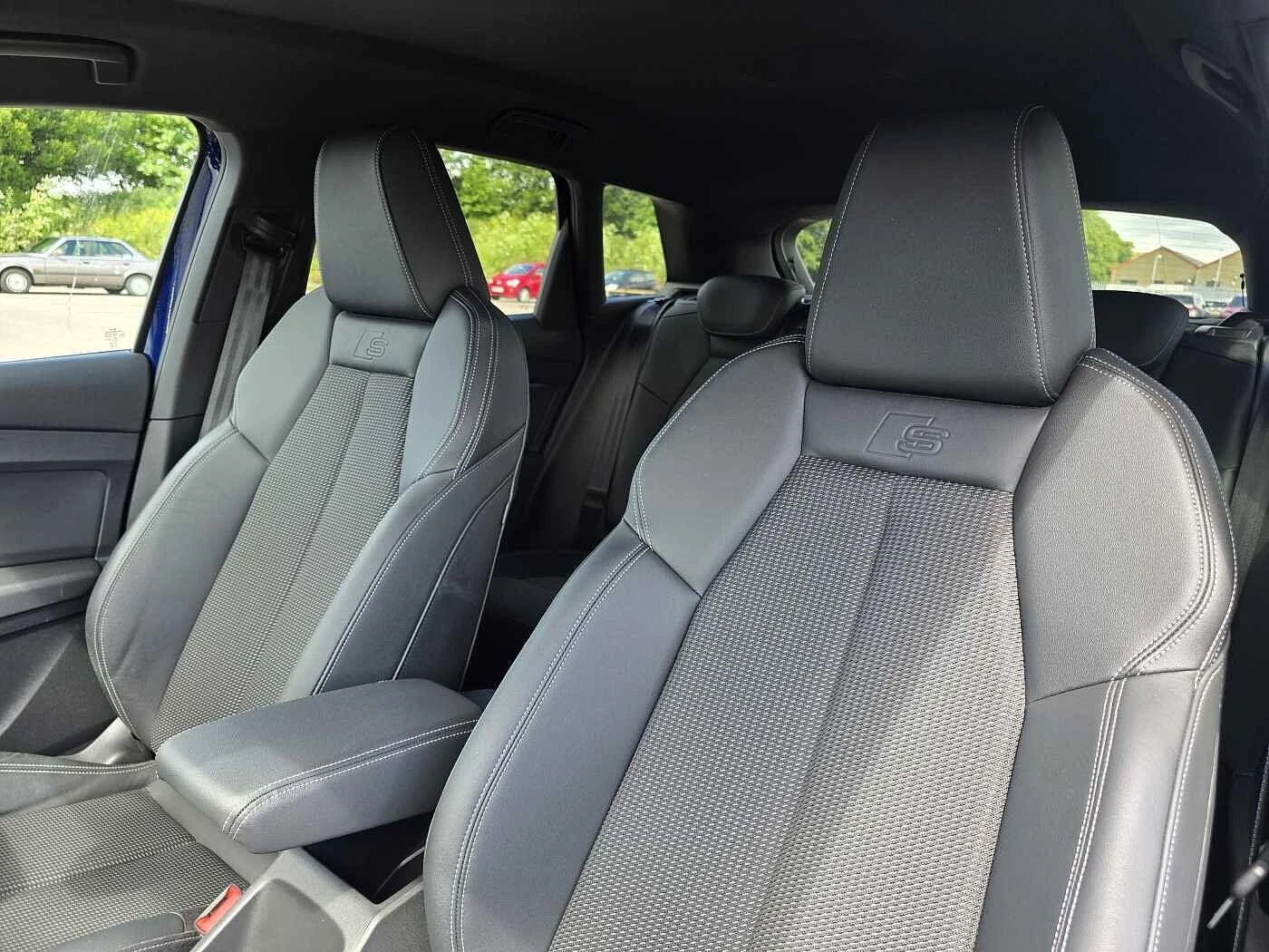 Audi-Q4 e-tron-image-42