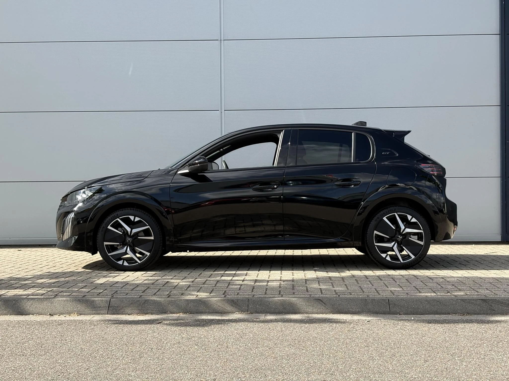 Peugeot-208-image-2