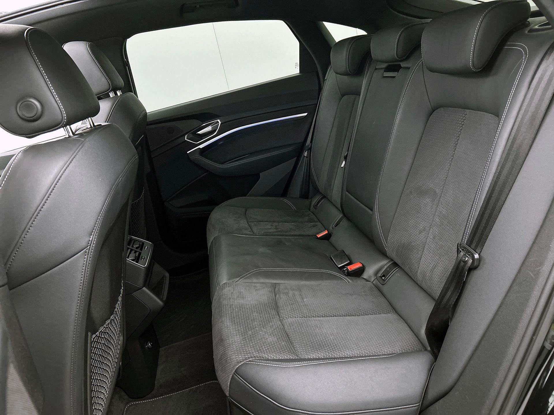 Audi-Q8 Sportback e-tron-image-26