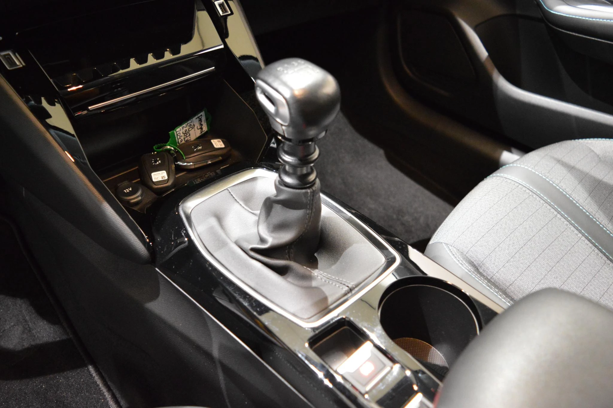 Peugeot-208-image-10