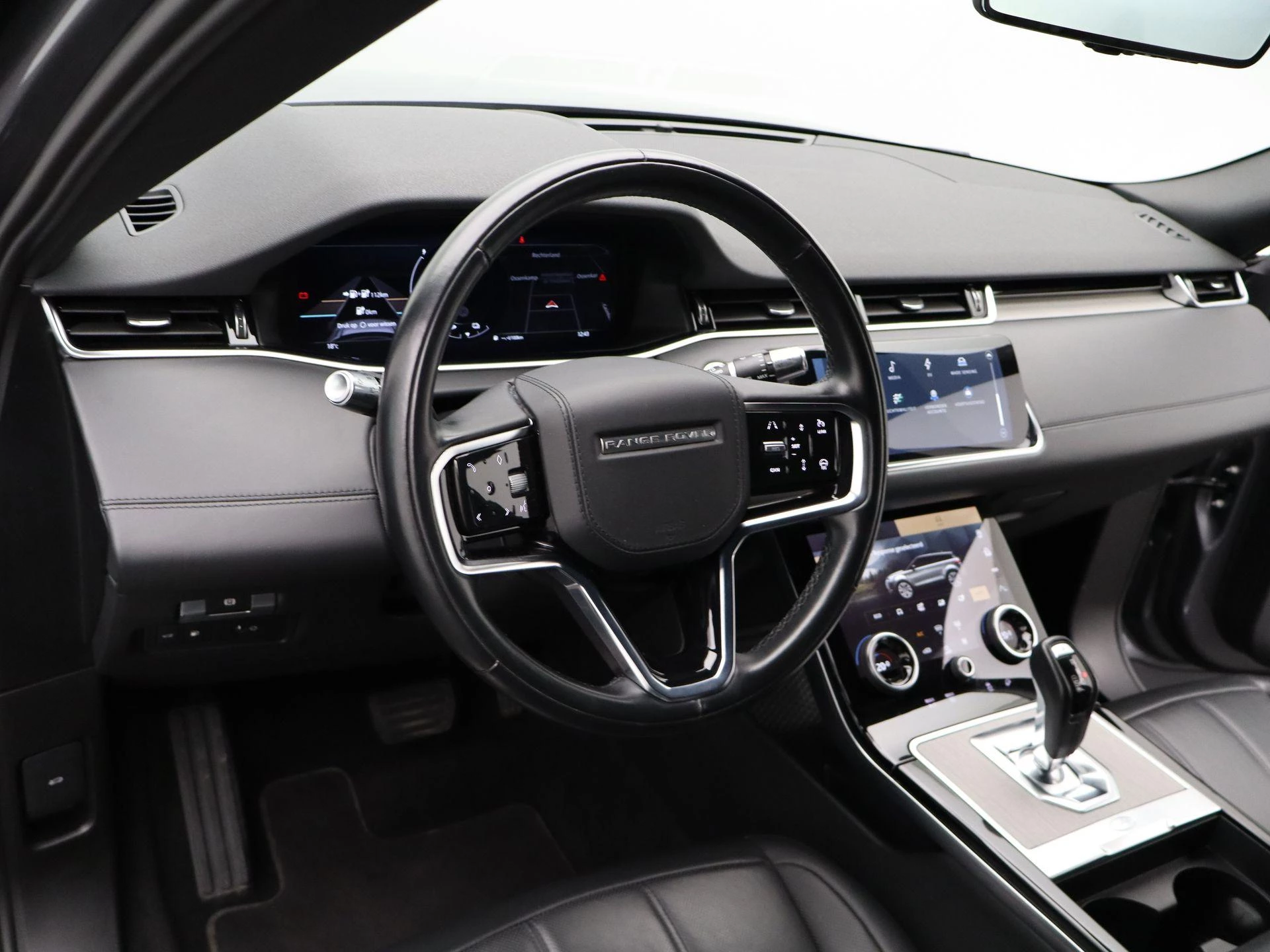 Land Rover-Range Rover Evoque-image-29